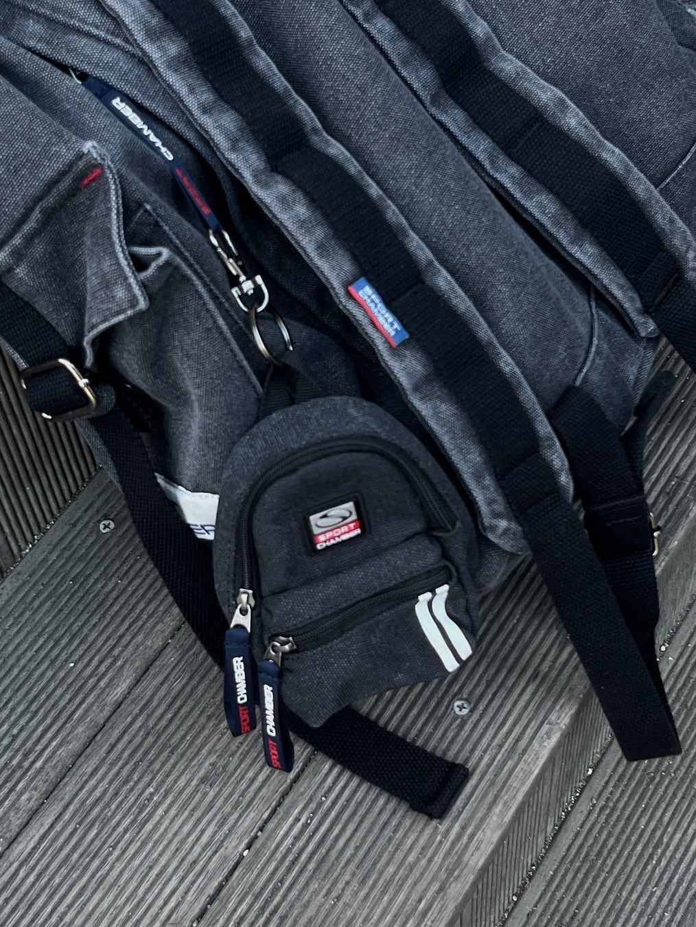 SPORT CHAMBER SC Sporty Rucksack Charcol, Adidas Superstar Core Black White 착용 스타일 - 2