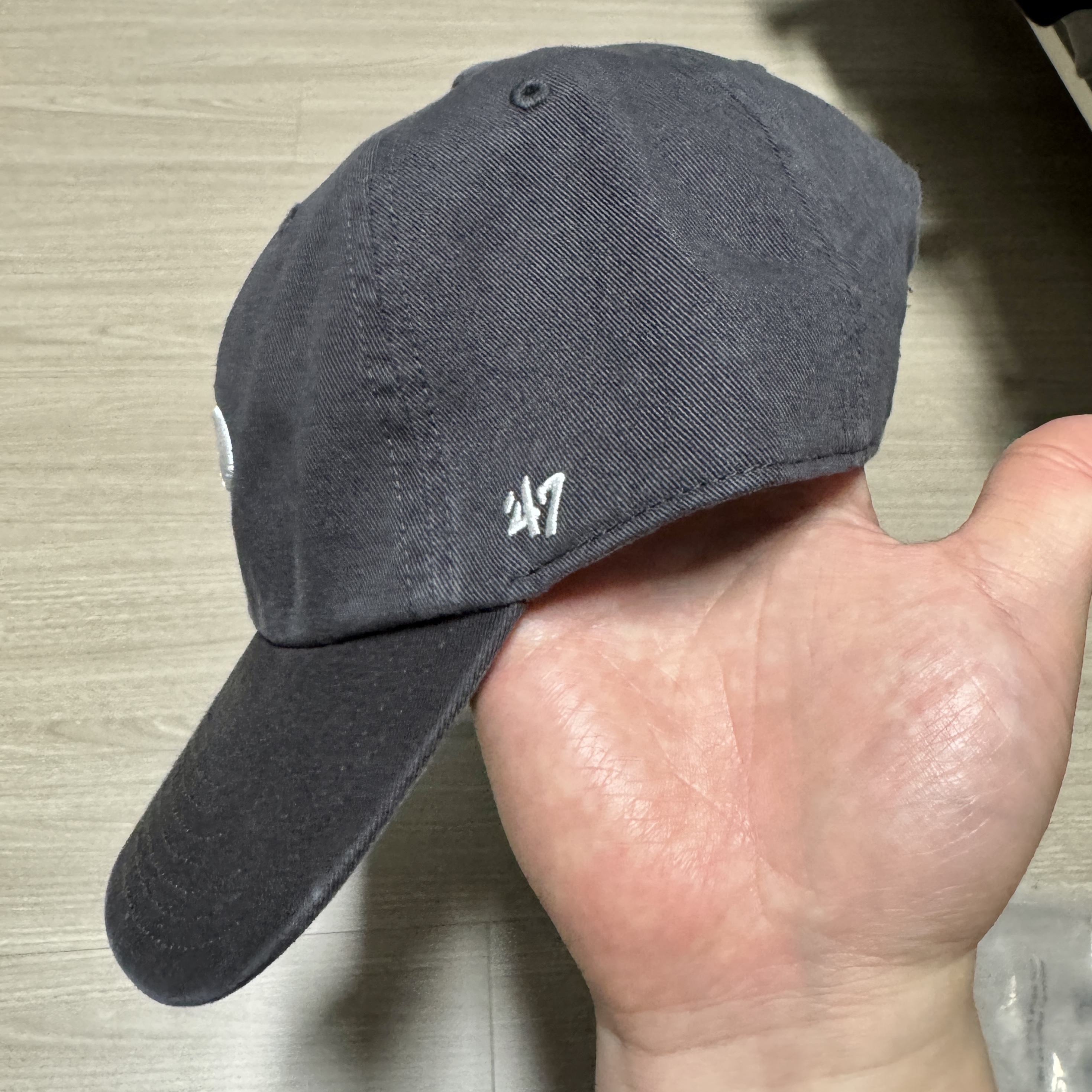 Oakley Remix Dad Hat Blackout 착용 스타일 - 2