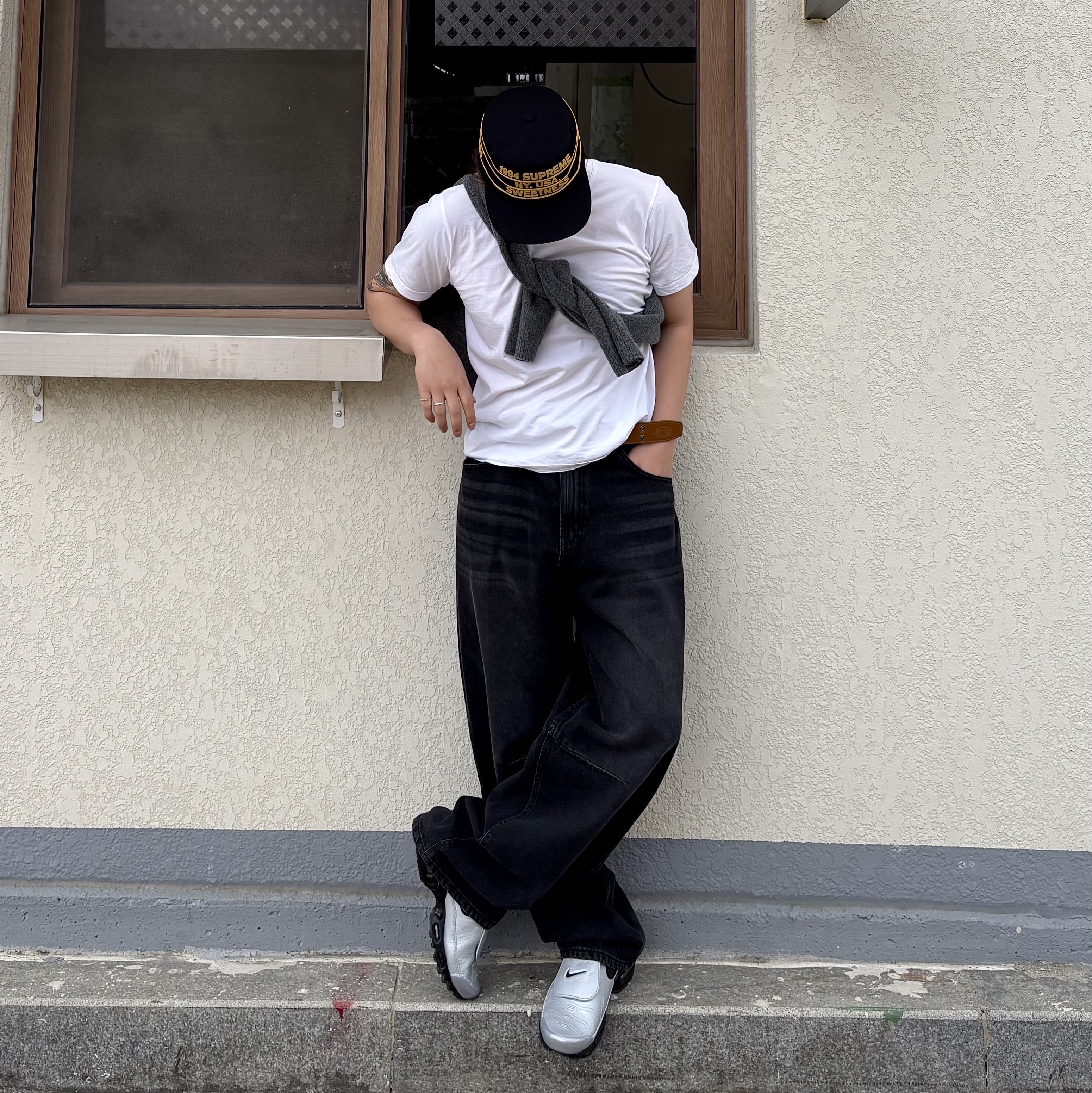 Supreme Pro Bowl Pillbox Hat Black - 24SS, Nike Air Max Plus TNPO Wolf Grey and Black 착용 스타일 - 2