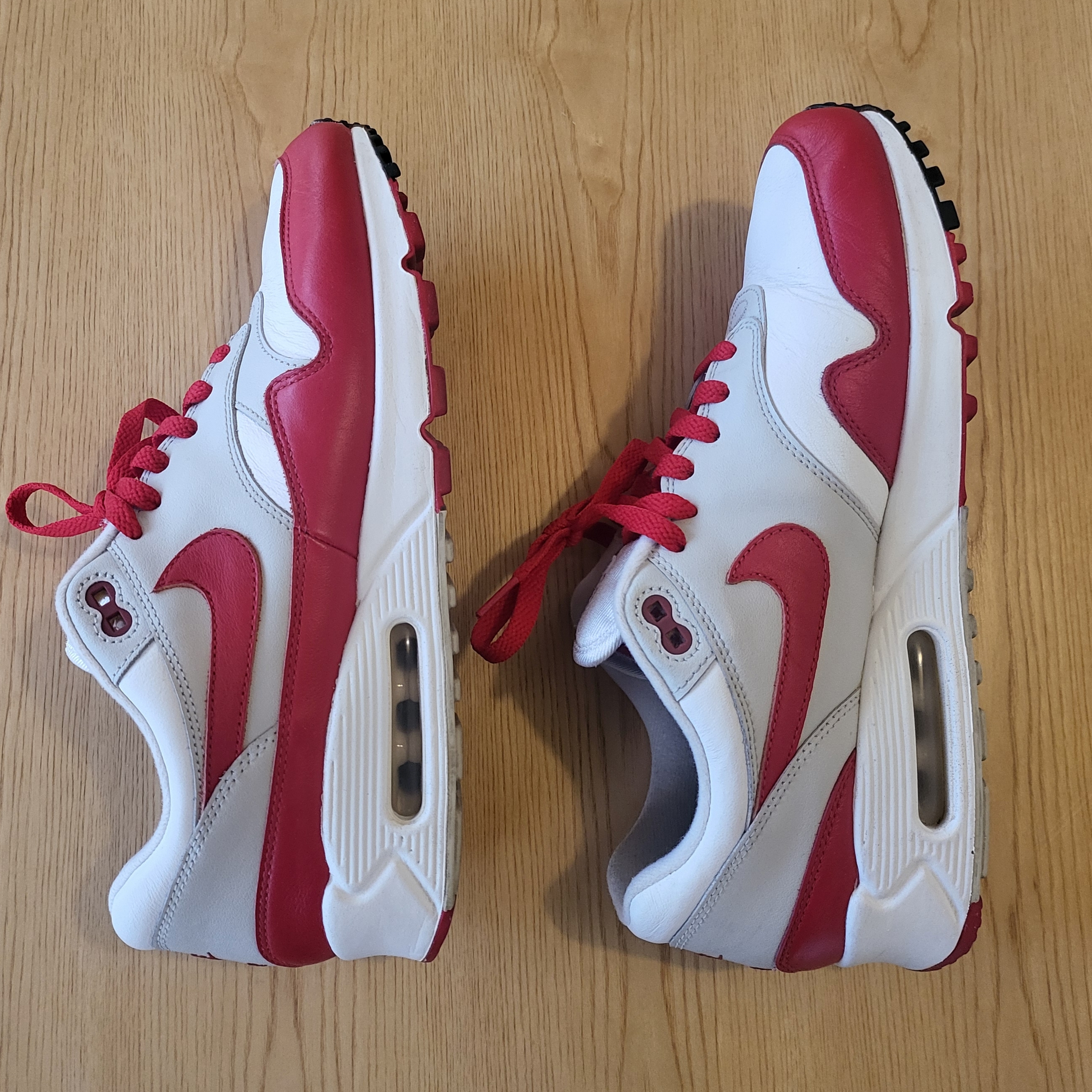 Nike Air Max 90/1 University Red 착용 스타일 - 1