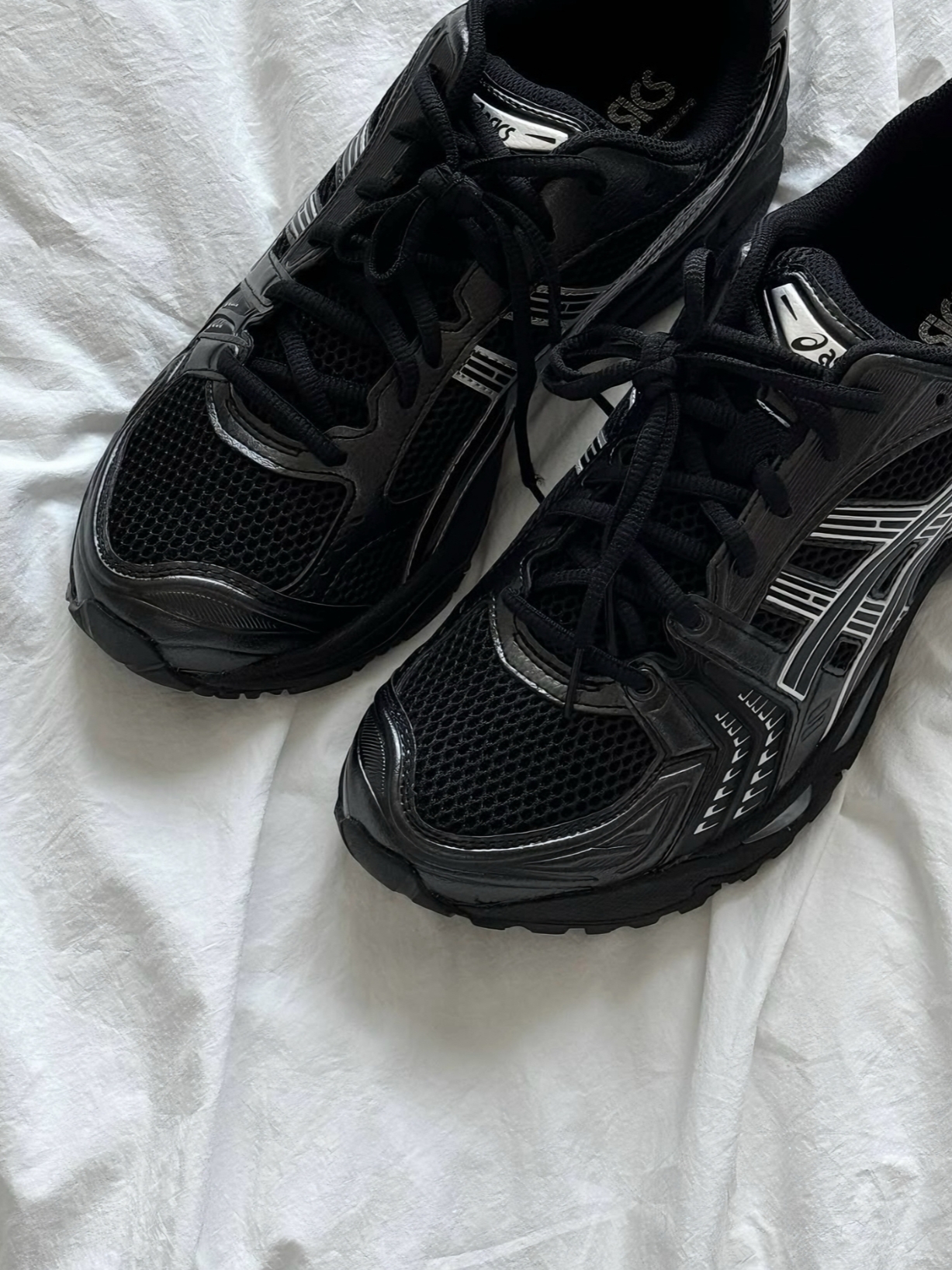 Asics Gel-Kayano 14 Black Pure Silver 착용 스타일 - 1