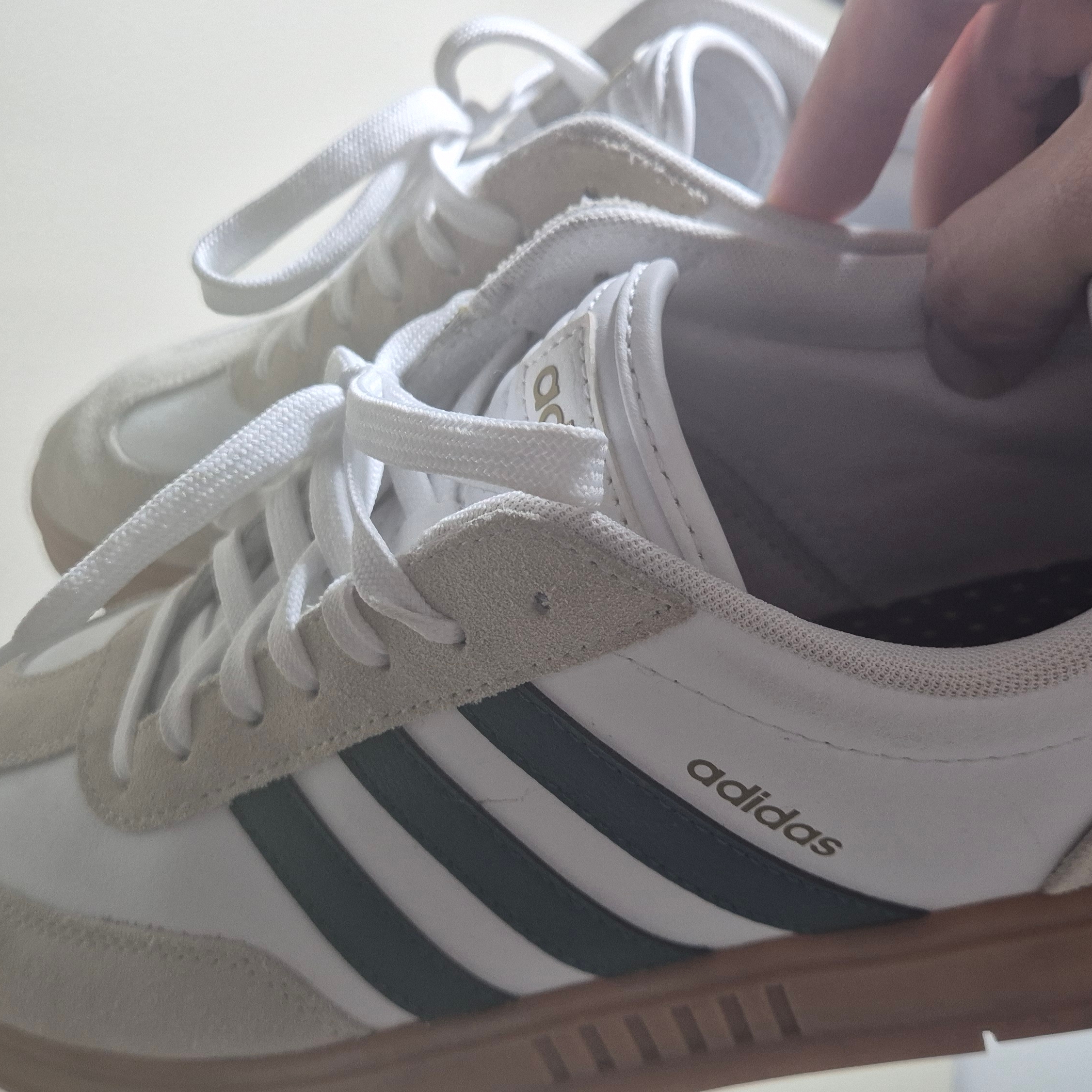 Adidas Gradas Collegiate Green 착용 스타일