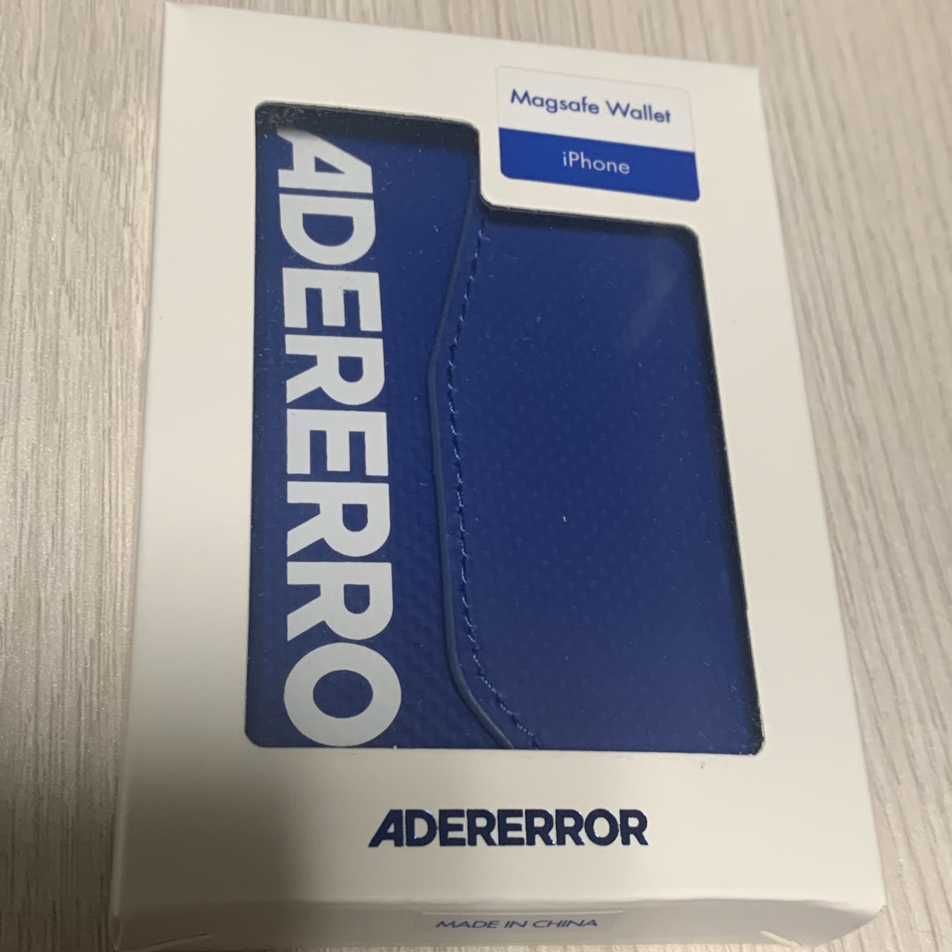 Ader Error Standic Magsafe Wallet Z-Blue 착용 스타일