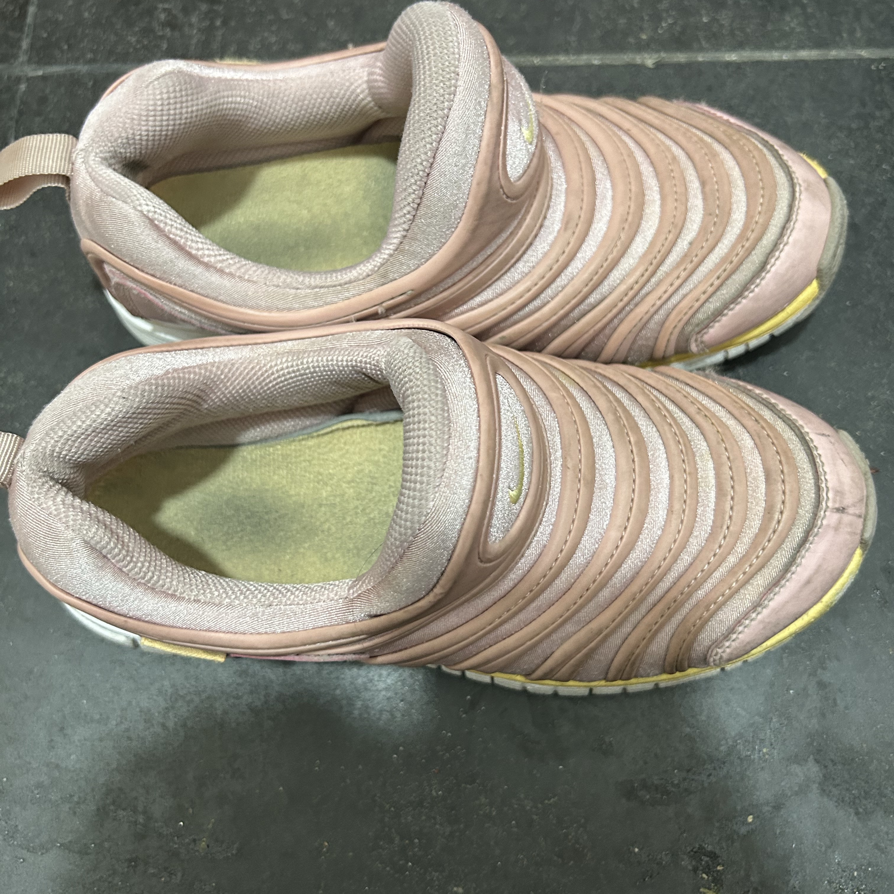 (PS) Nike Dynamo Free Pink Glaze 착용 스타일