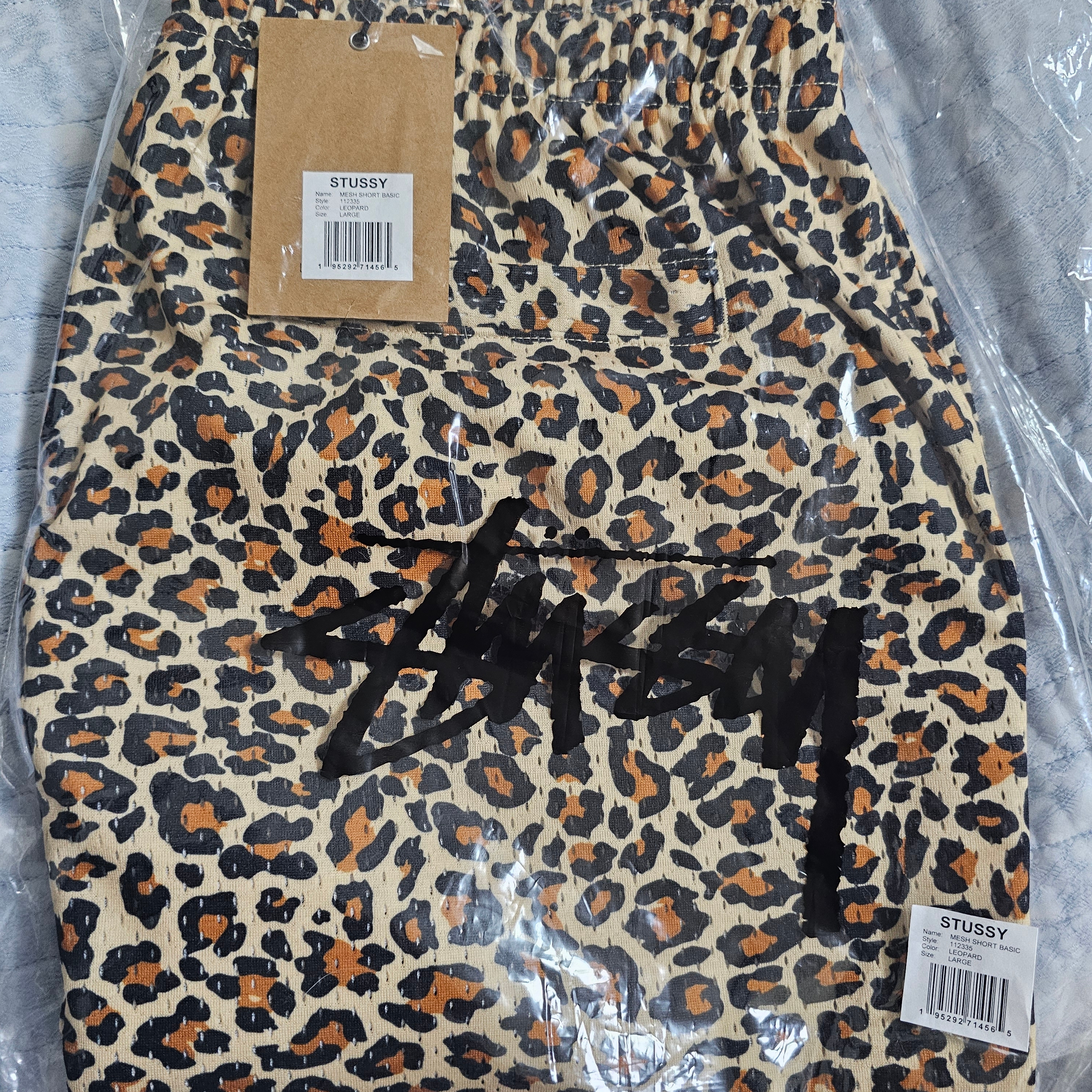 Stussy Basic Mesh Shorts Leopard 착용 스타일