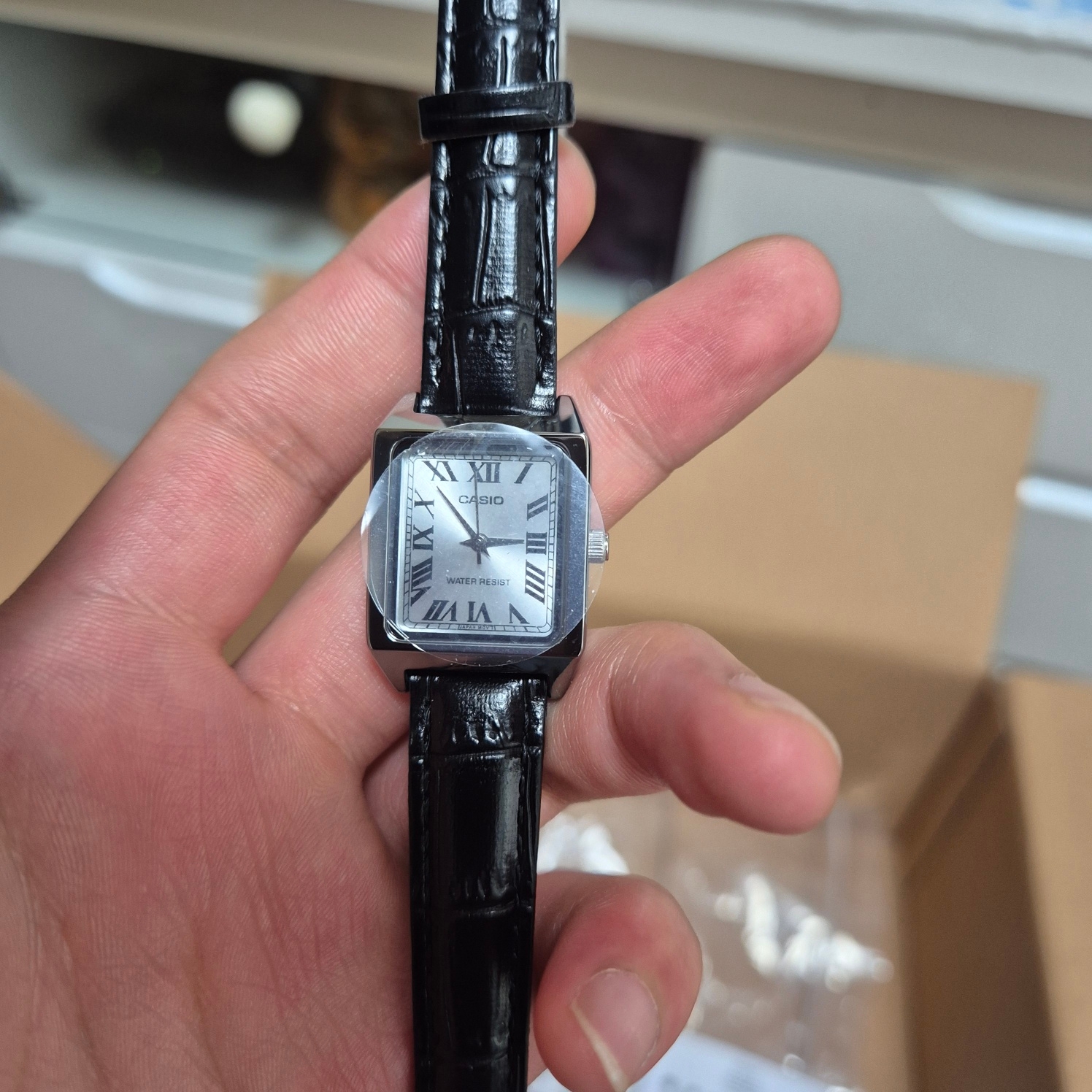 Casio LTP-V007L-7B1 착용 스타일