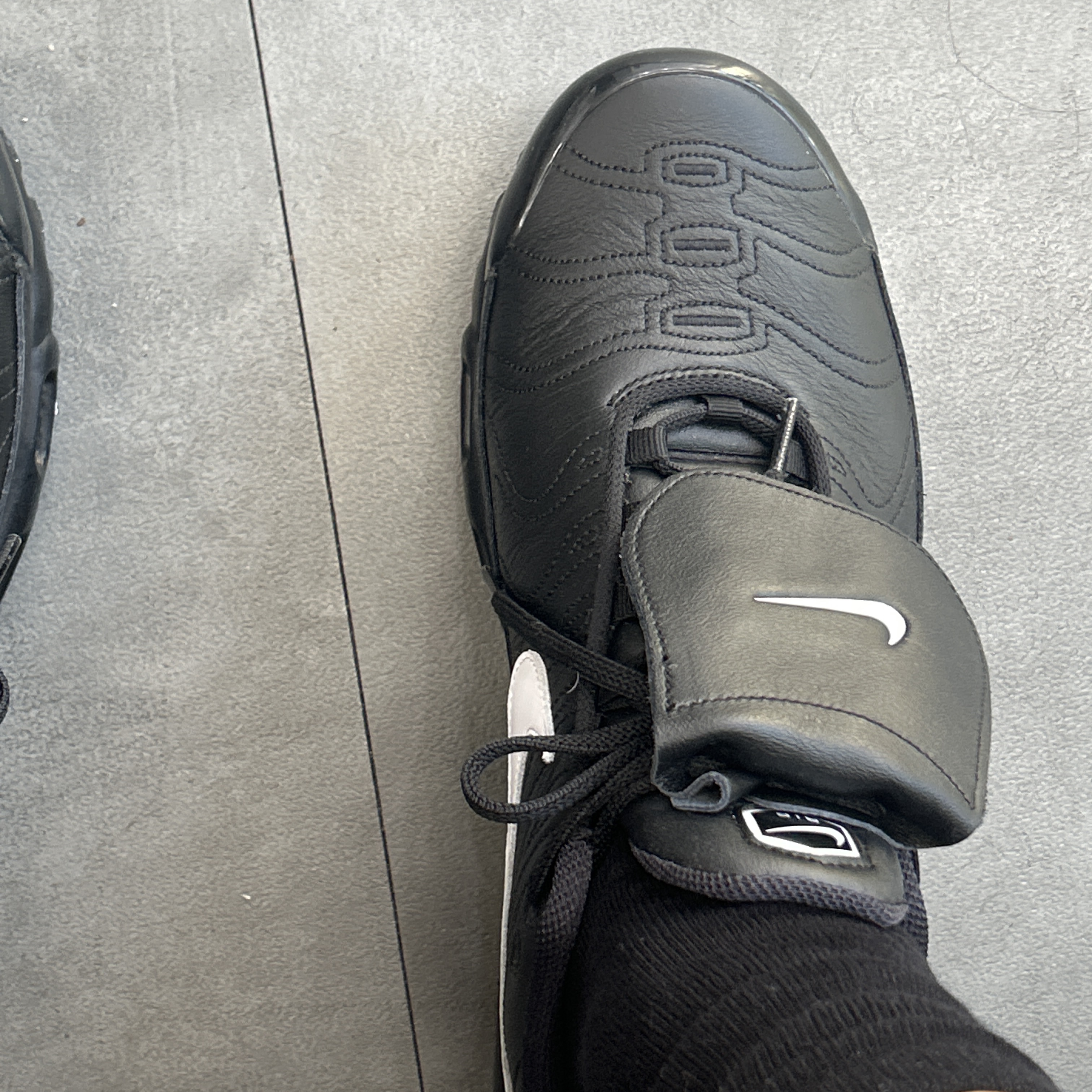 (W) Nike Air Max Plus TNPO Black 착용 스타일