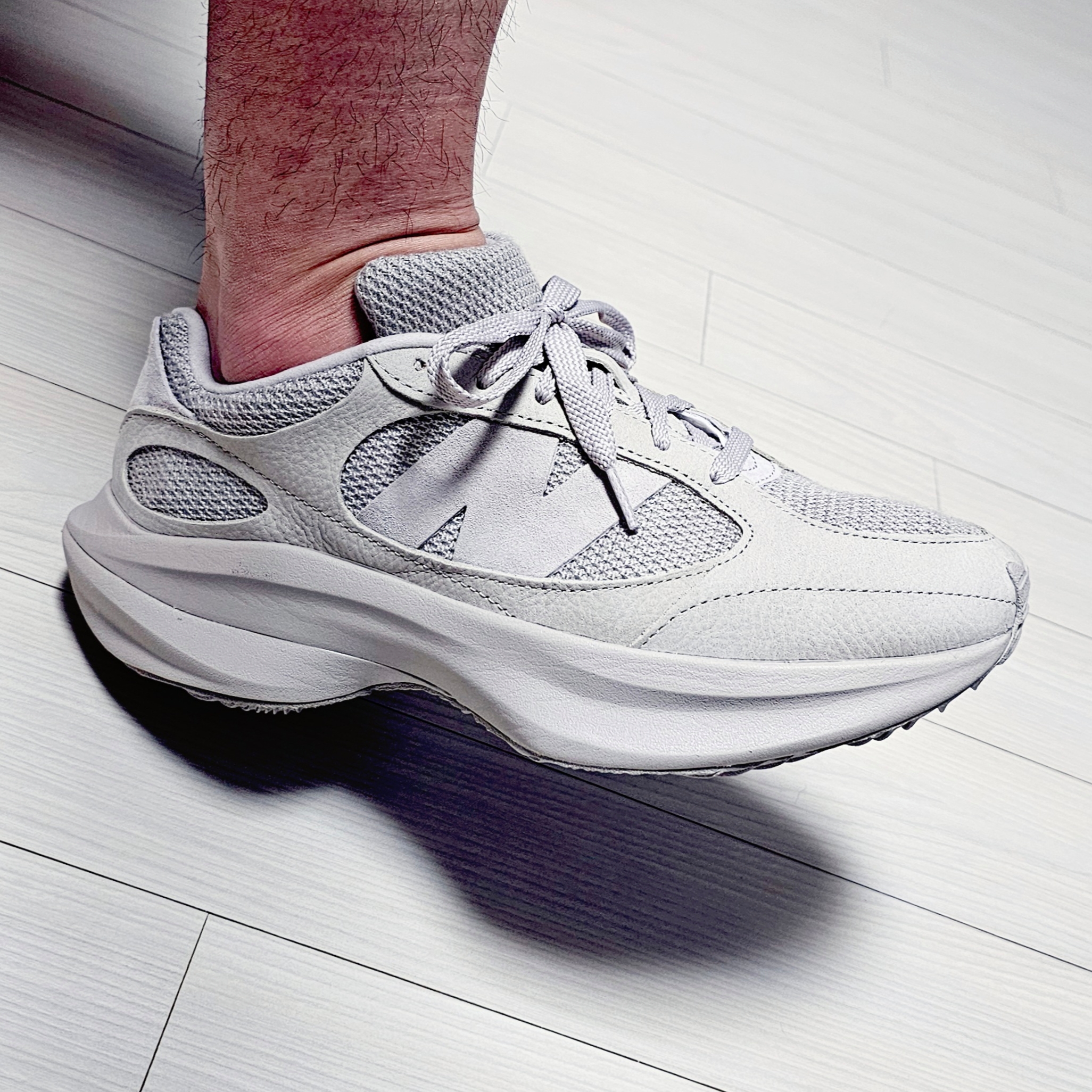 New Balance WRPD Runner Moonrock Light Mushroom 착용 스타일