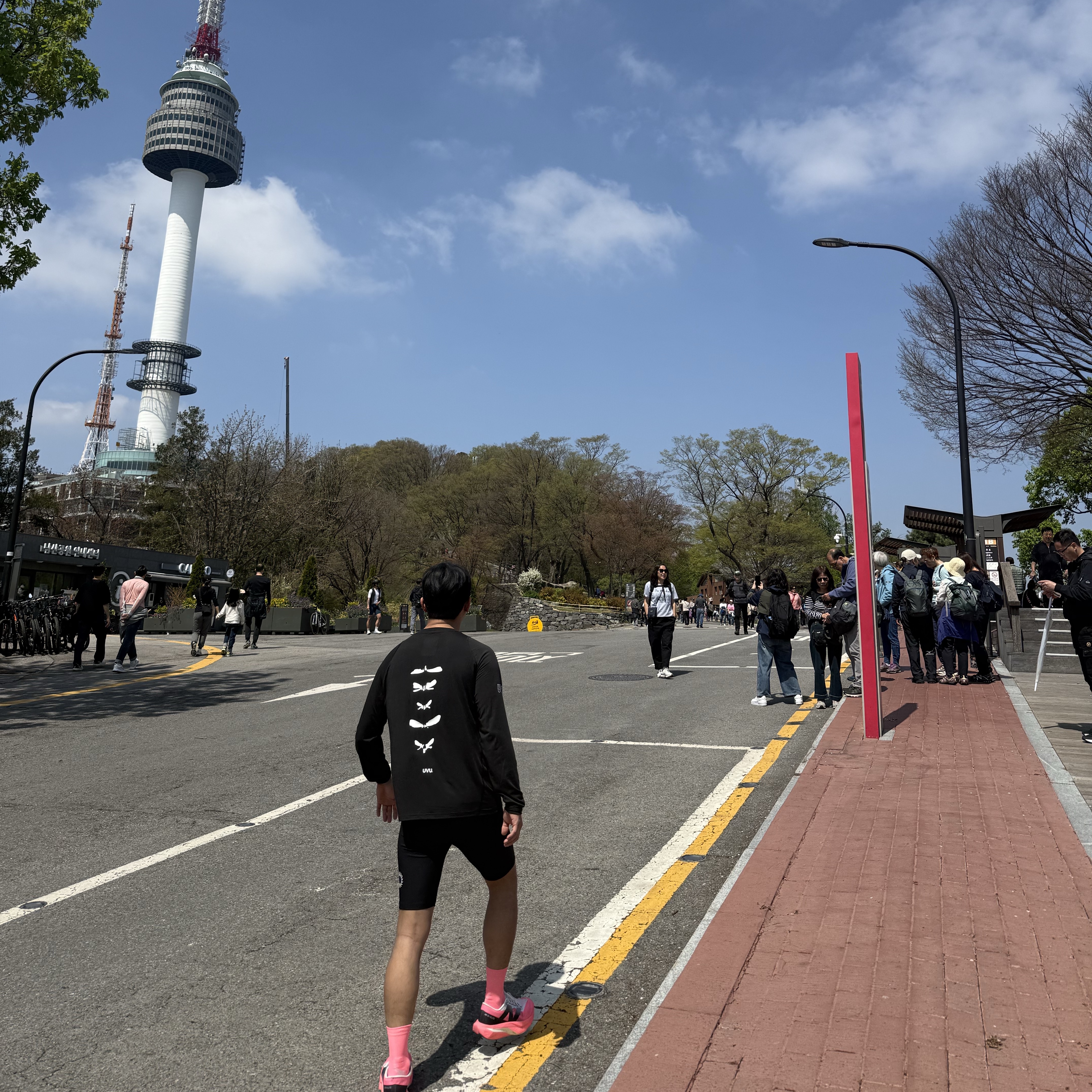 UVU Seoul Marathon L/S Running Top Black 착용 스타일