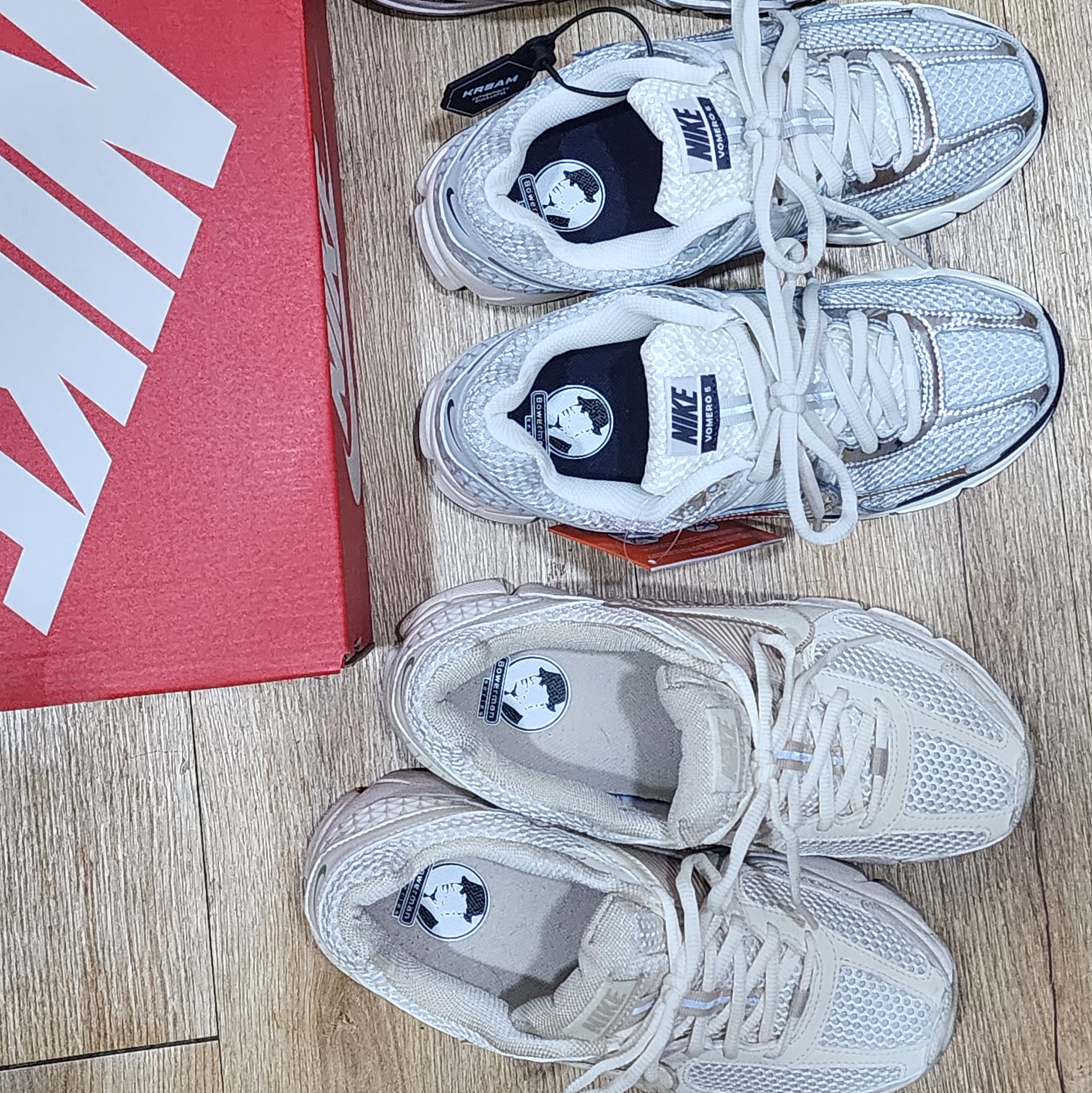 (W) Nike Zoom Vomero 5 Photon Dust and Metallic Silver 착용 스타일 - 2