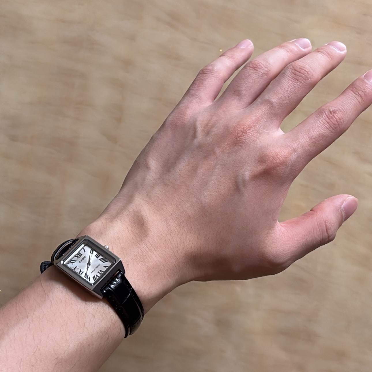 Casio LTP-V007L-7B1 착용 스타일