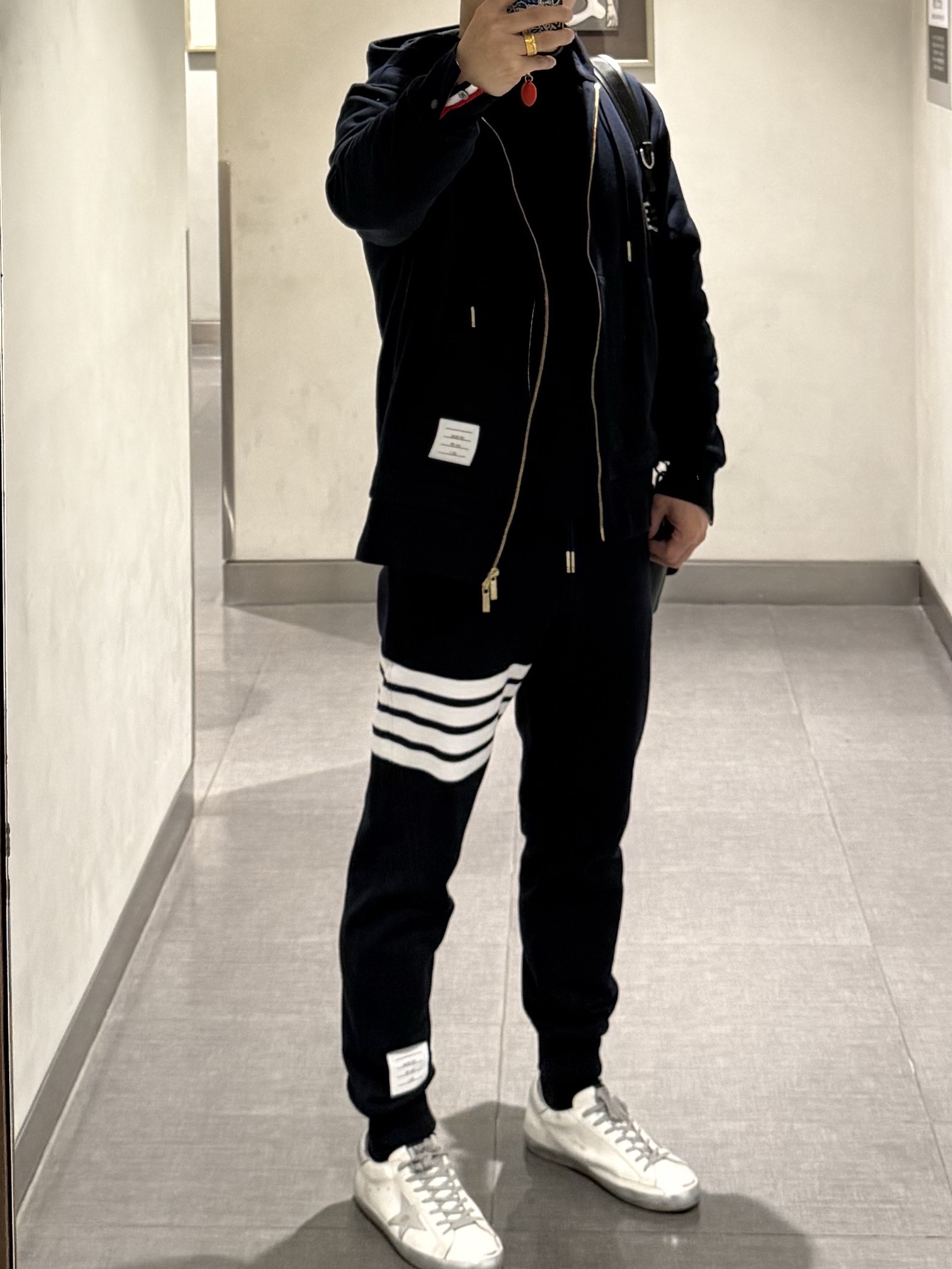 Thom Browne Classic Loopback Engineered 4-Bar Classic Sweatpants Navy, Thom Browne Cotton Loopback Center Back Stripe Zip Hoodie Navy 착용 스타일