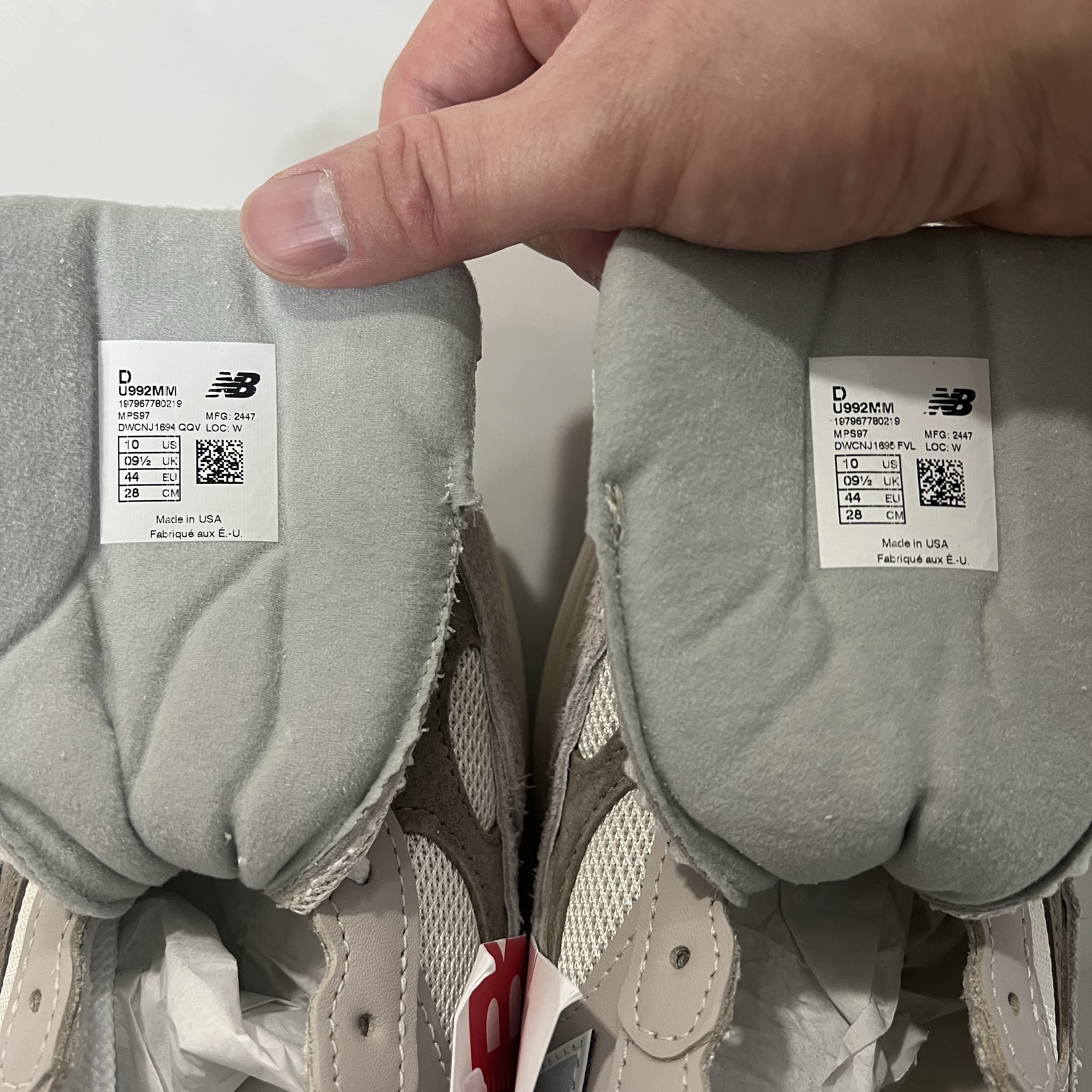 New Balance 992 Made in USA Moonrock Mushroom 착용 스타일 - 2