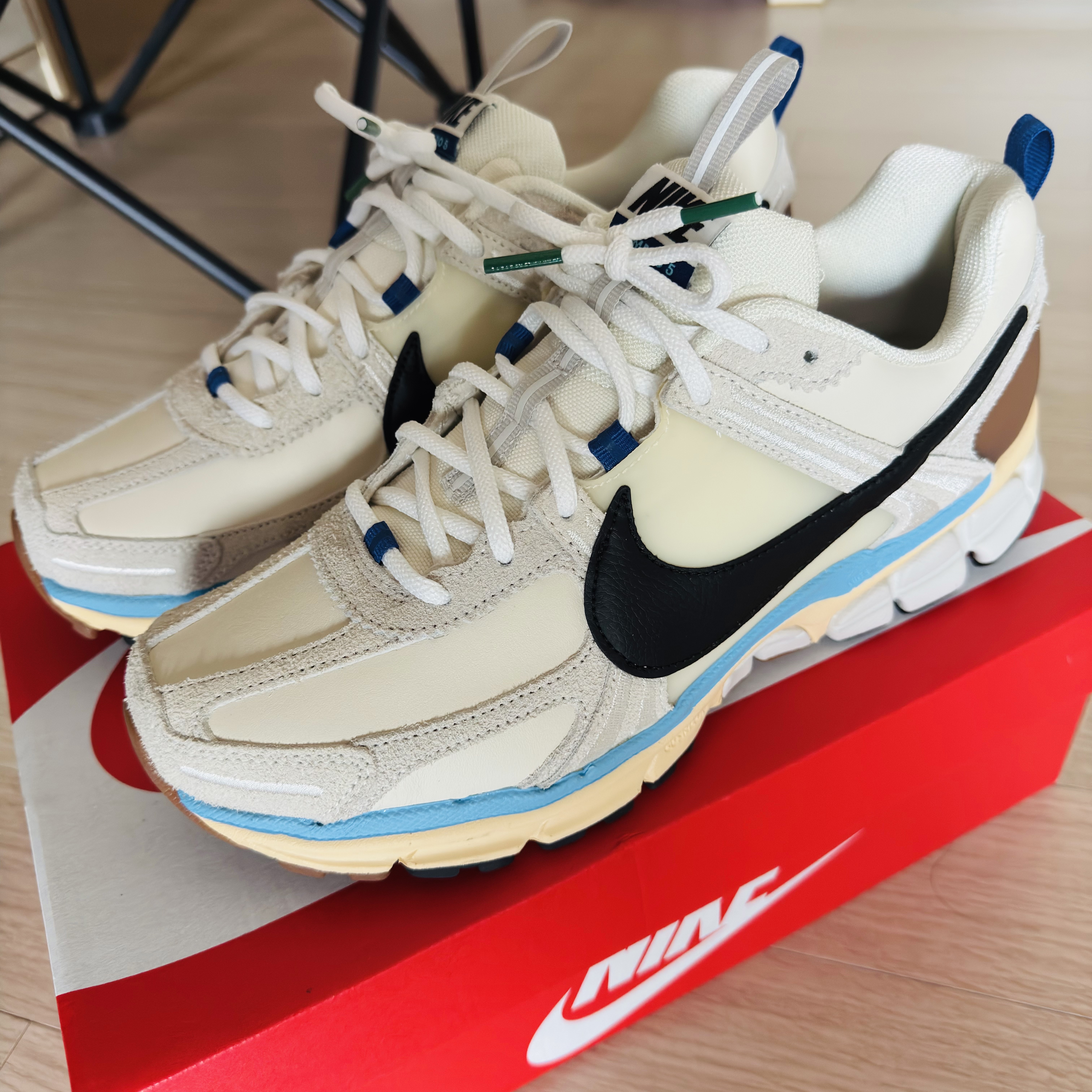 (W) Nike Zoom Vomero 5 PRM Designed by Japan 착용 스타일