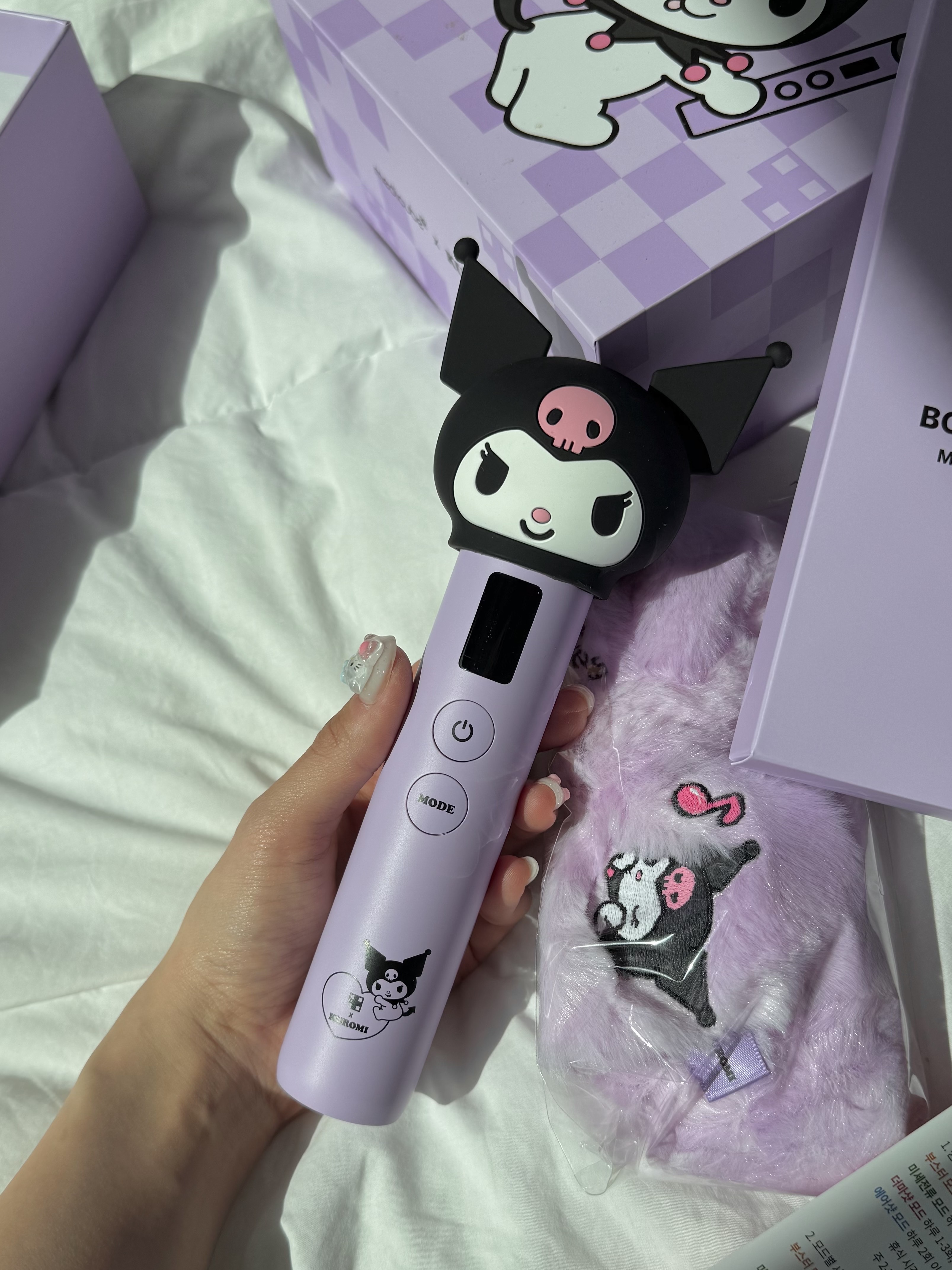 Medicube Age-R Booster Pro Kuromi Edition (Korean Ver.) 착용 스타일