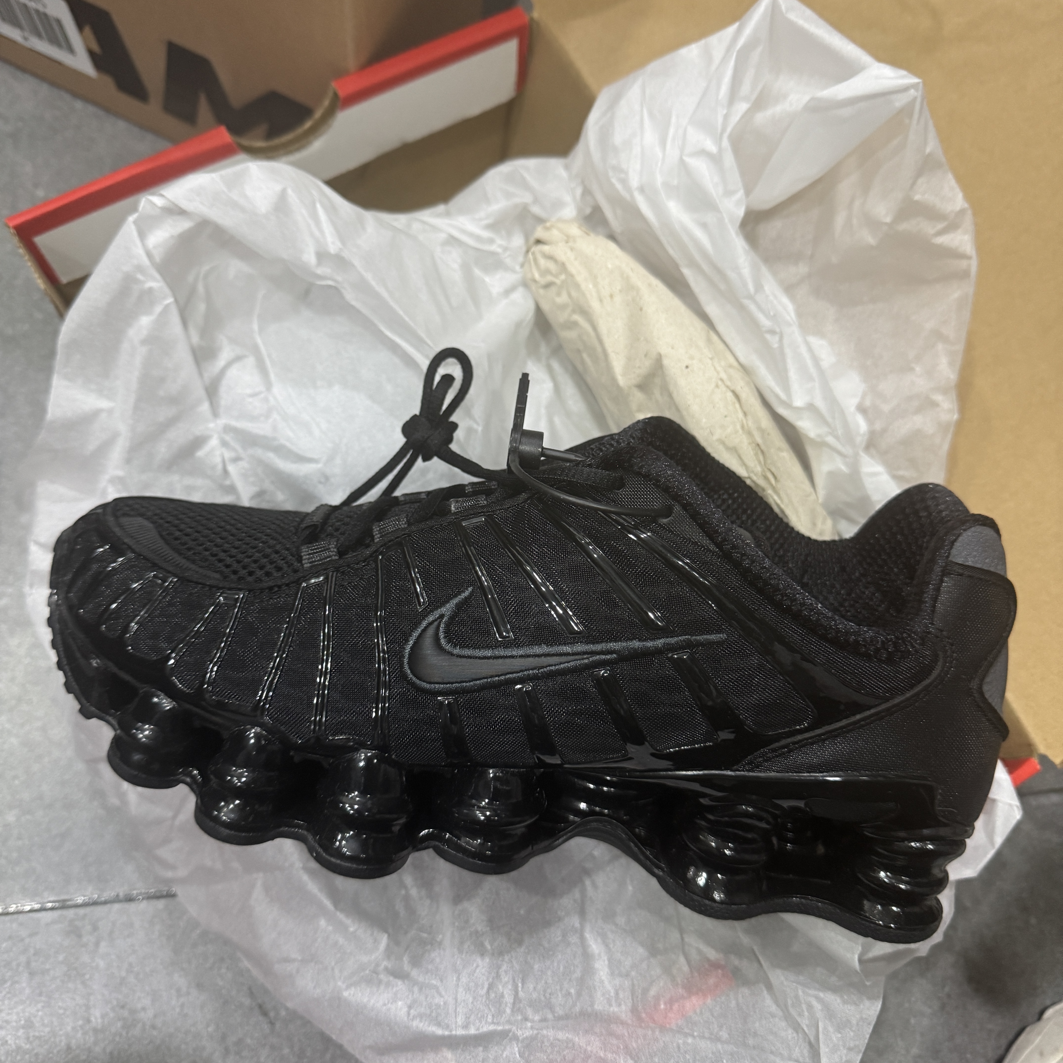 (W) Nike Shox TL Black and Max Orange 착용 스타일