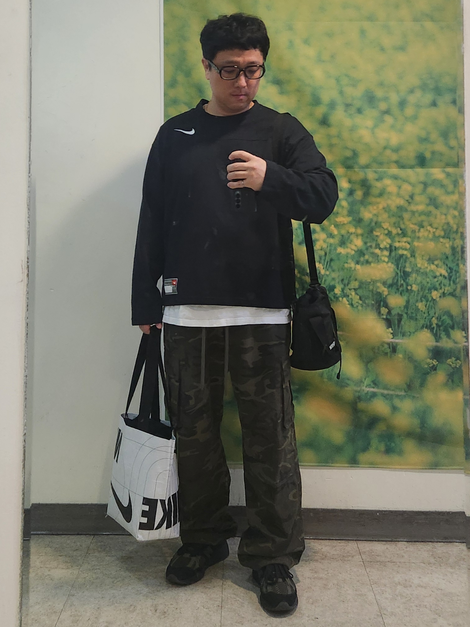 New Balance x Stone Island 991v2 Made in UK Black Olive Night, Supreme Cinch Bag Black - 24SS 착용 스타일