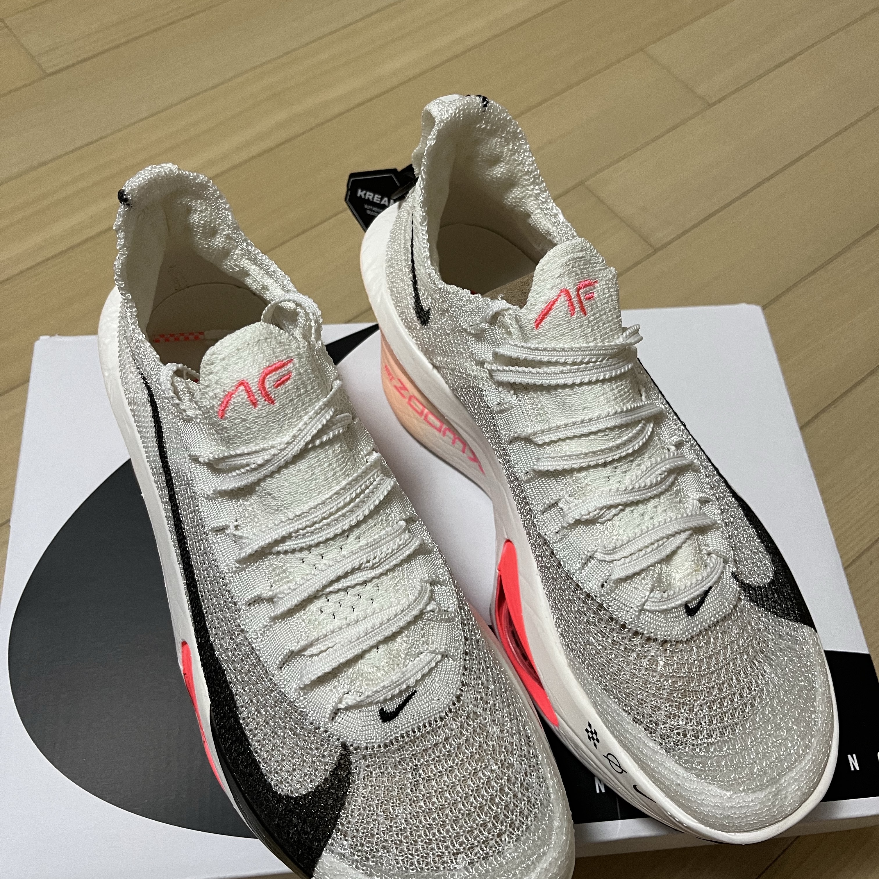 (W) Nike Air Zoom Alphafly Next% 3 Sail Crimson Tint 착용 스타일 - 5