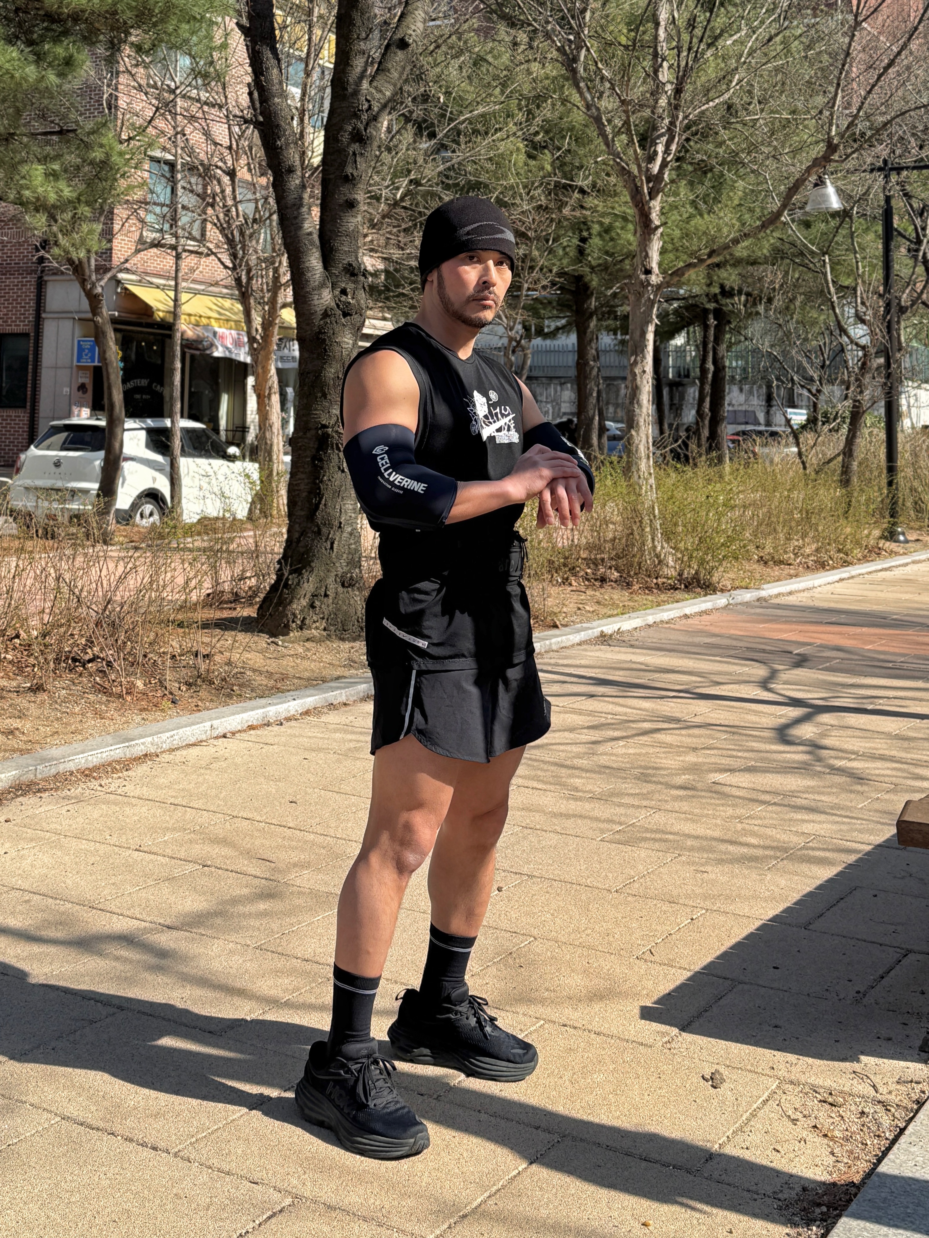 ARC Distance Running Band Black, Hoka Bondi 8 Black - Wide 착용 스타일 - 3