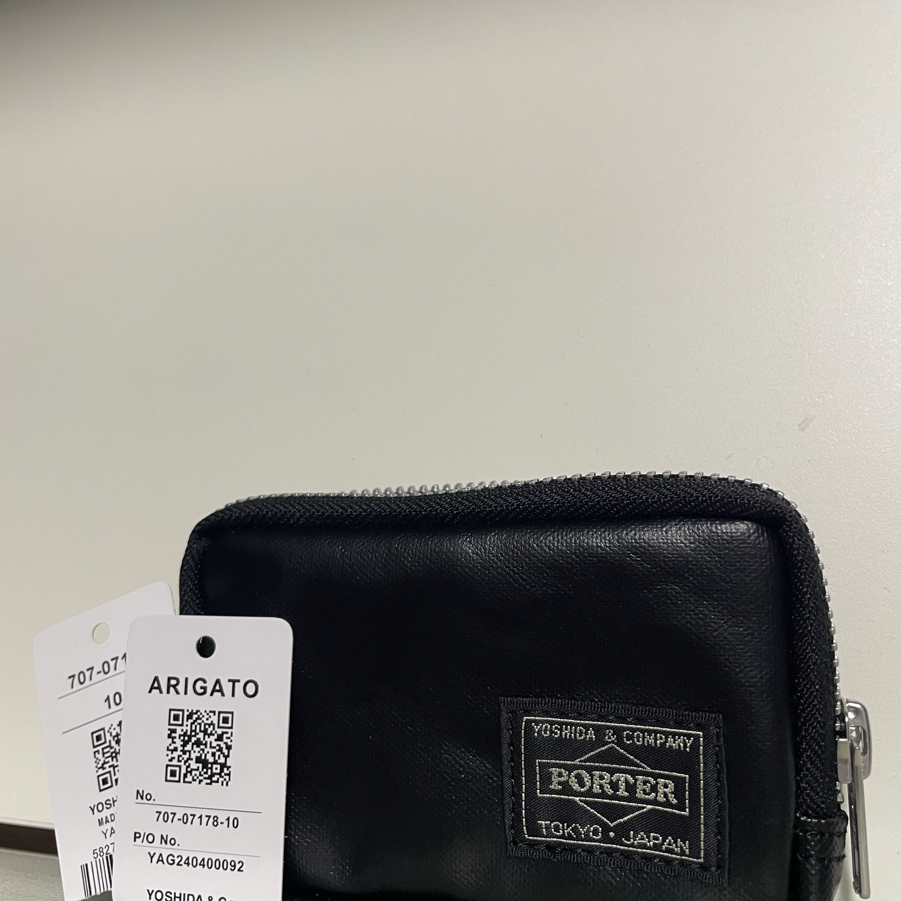 Porter Freestyle Multi Coin Case Black 착용 스타일 - 1