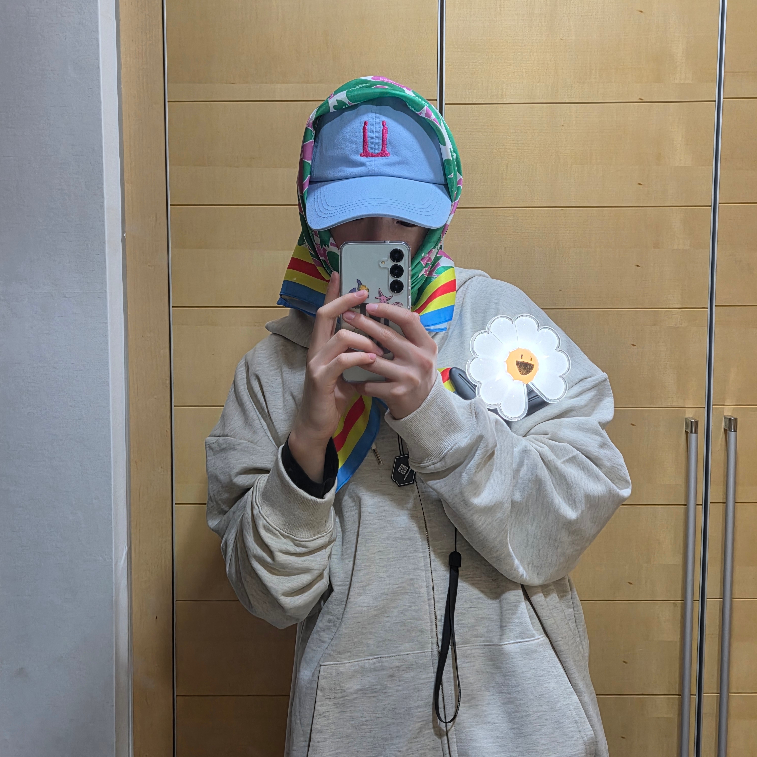 G-DRAGON Ubermensch Hoodie Zip-Up Oatmeal, G-DRAGON Ubermensch Official Light Stick 착용 스타일