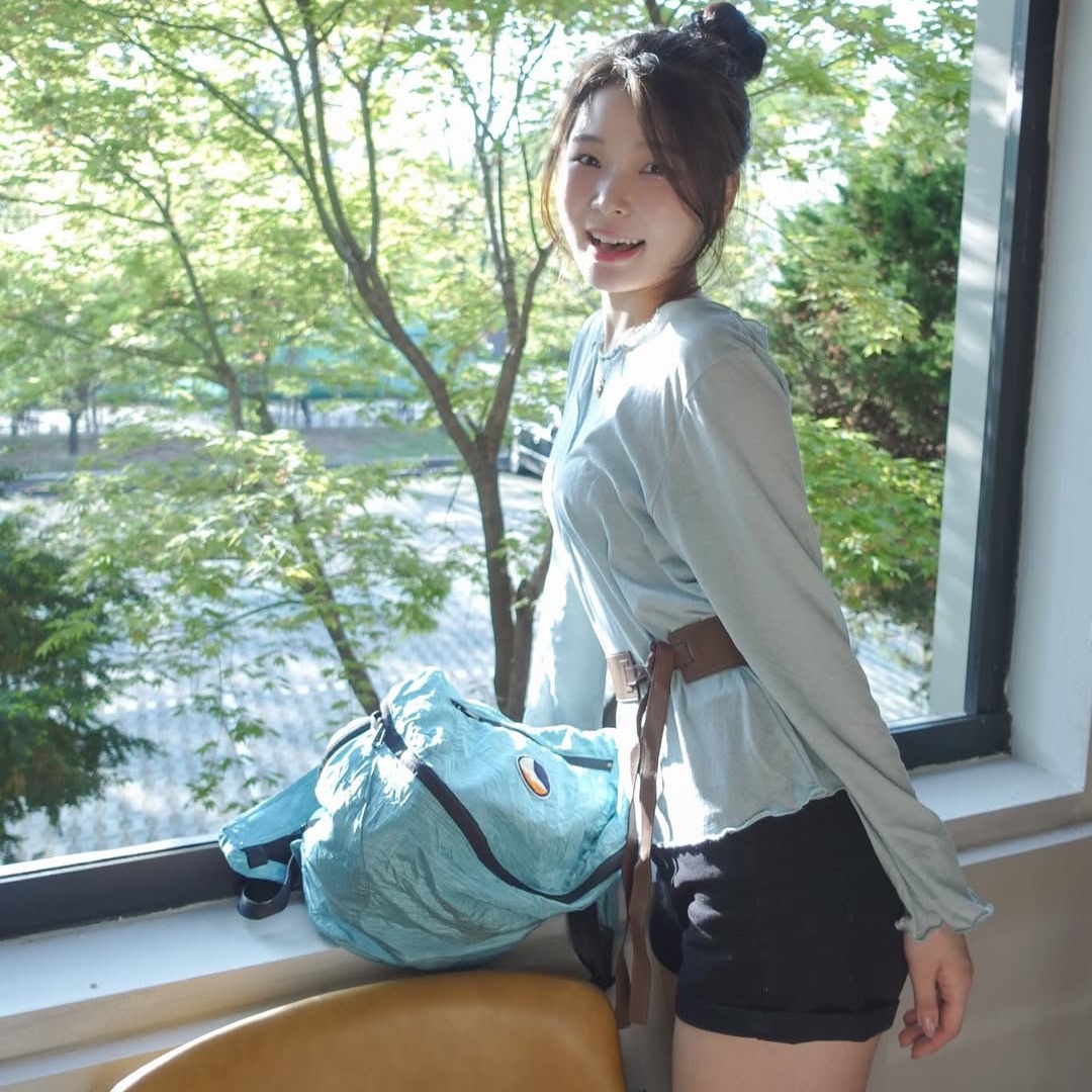 Ticket To The Moon Mini Backpack 15L Ice Blue 착용 스타일