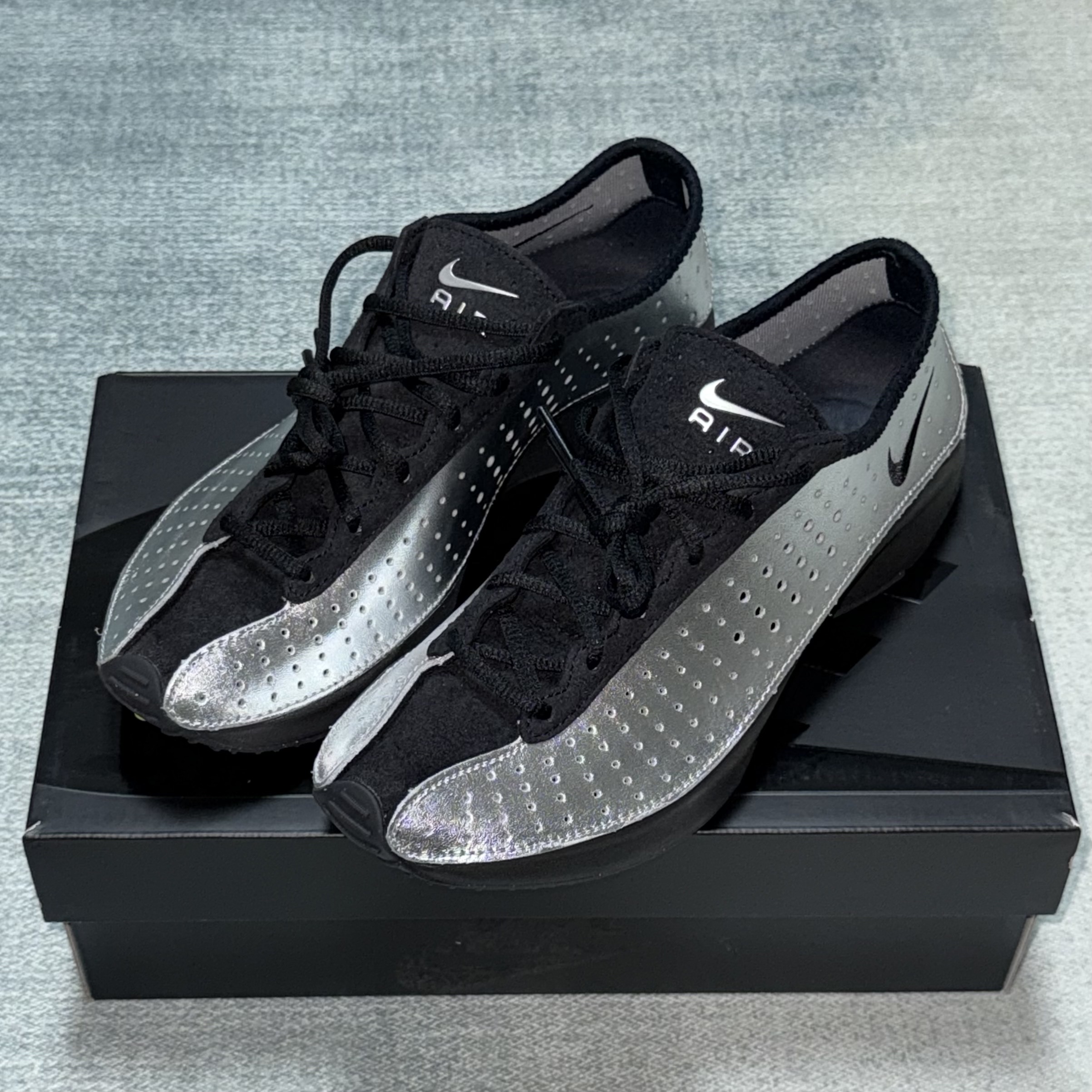 (W) Nike Air Superfly Metallic Silver and Black 착용 스타일