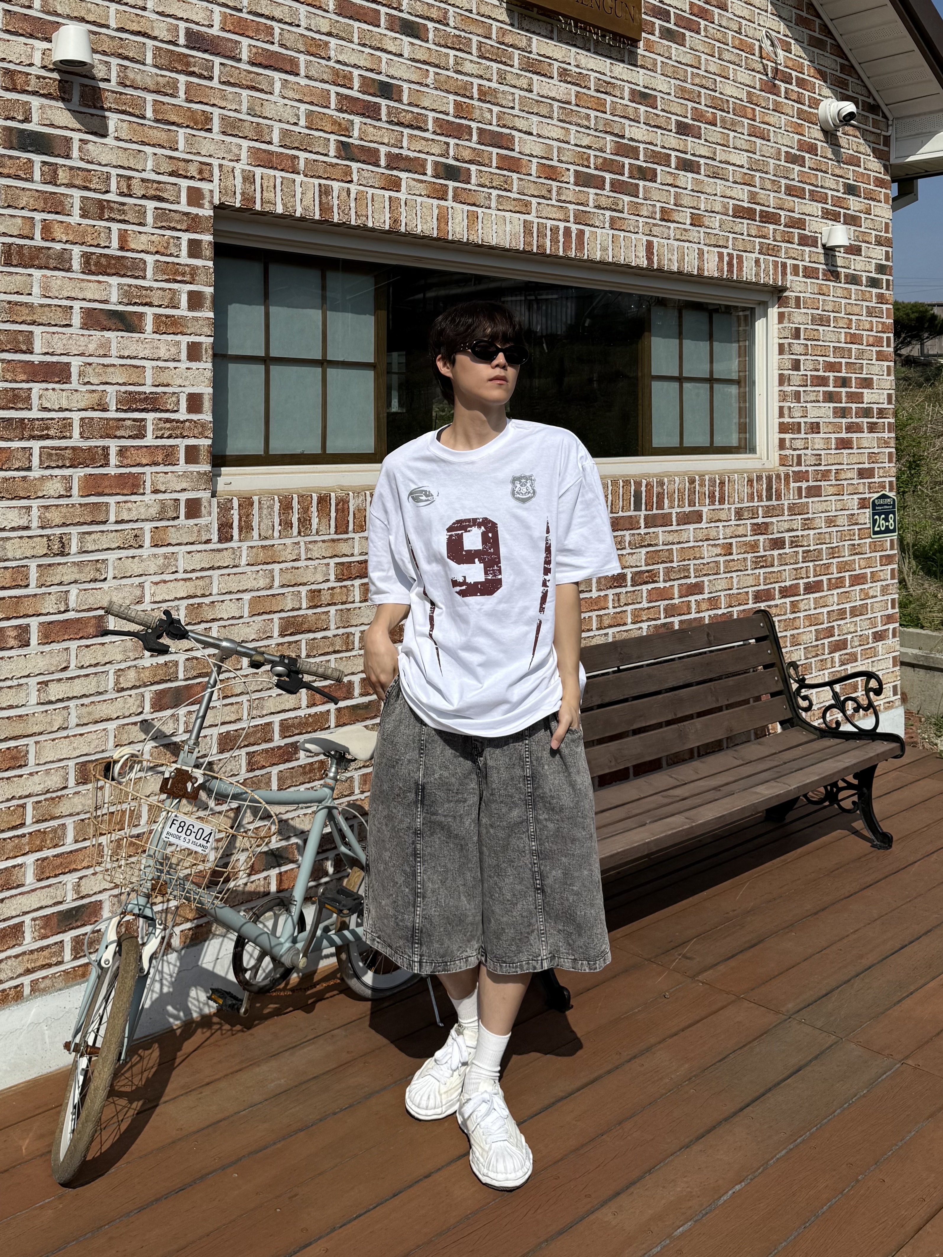 Maison Mihara Yasuhiro Blakey OG Sole Canvas Low-top Sneakers White 착용 스타일 - 2