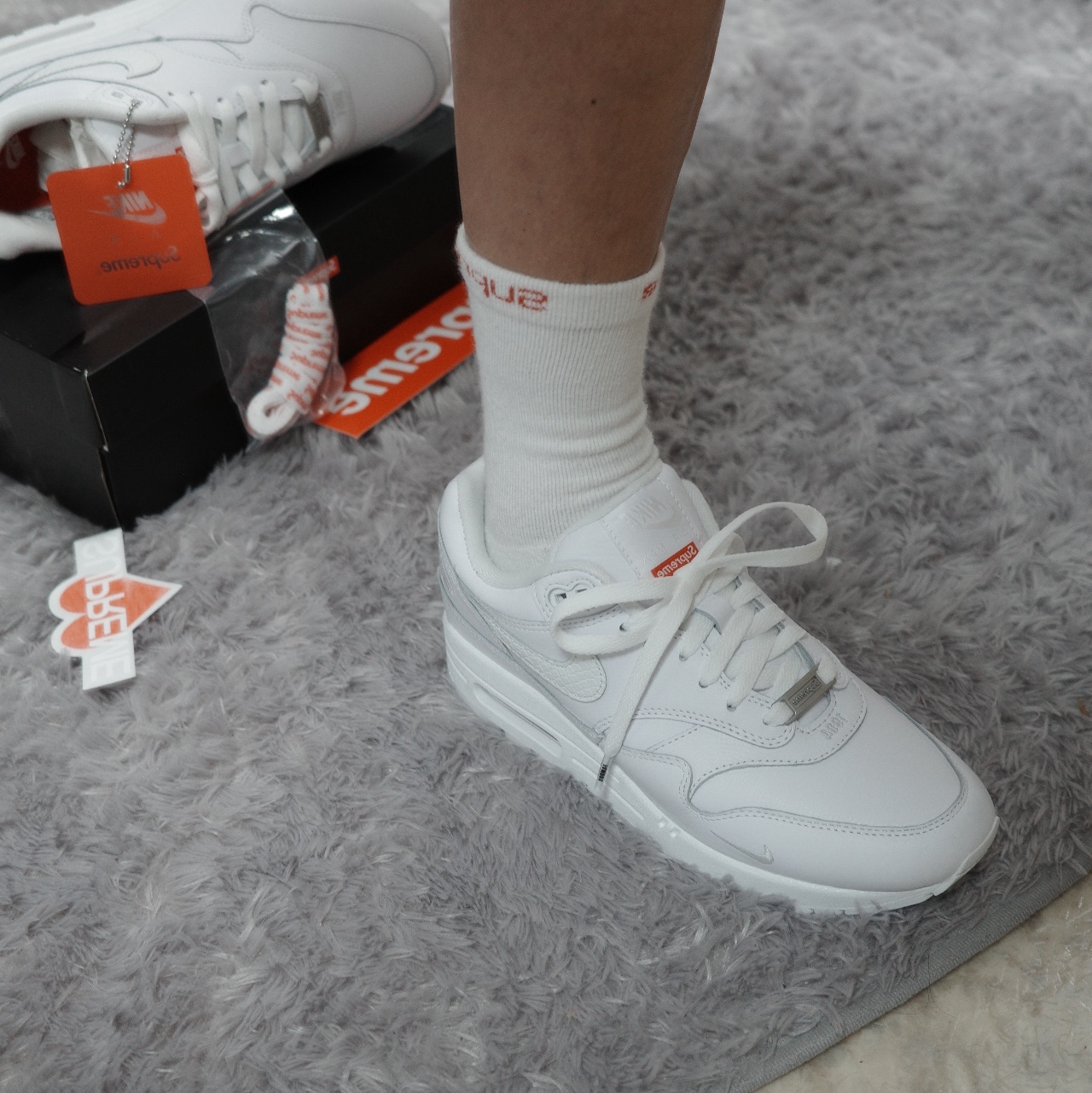 Nike x Supreme Air Max 1 '87 White - 25SS 착용 스타일 - 2