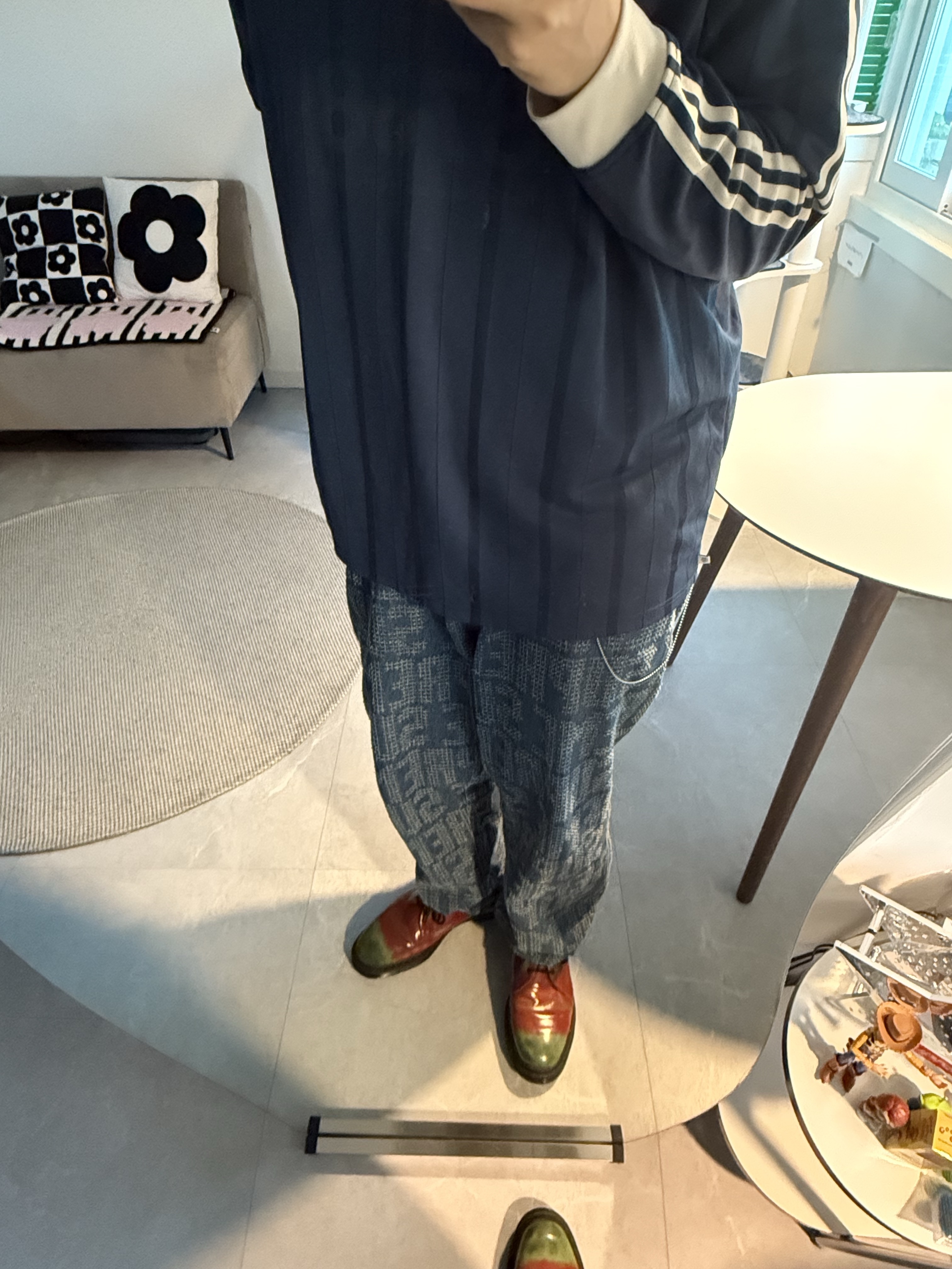 Adidas Originals Grapic MRC Long Sleeve Jersey Crew Navy - KR Sizing, Supreme Needle Punch Regular Jean Washed Blue - 23FW 착용 스타일 - 2