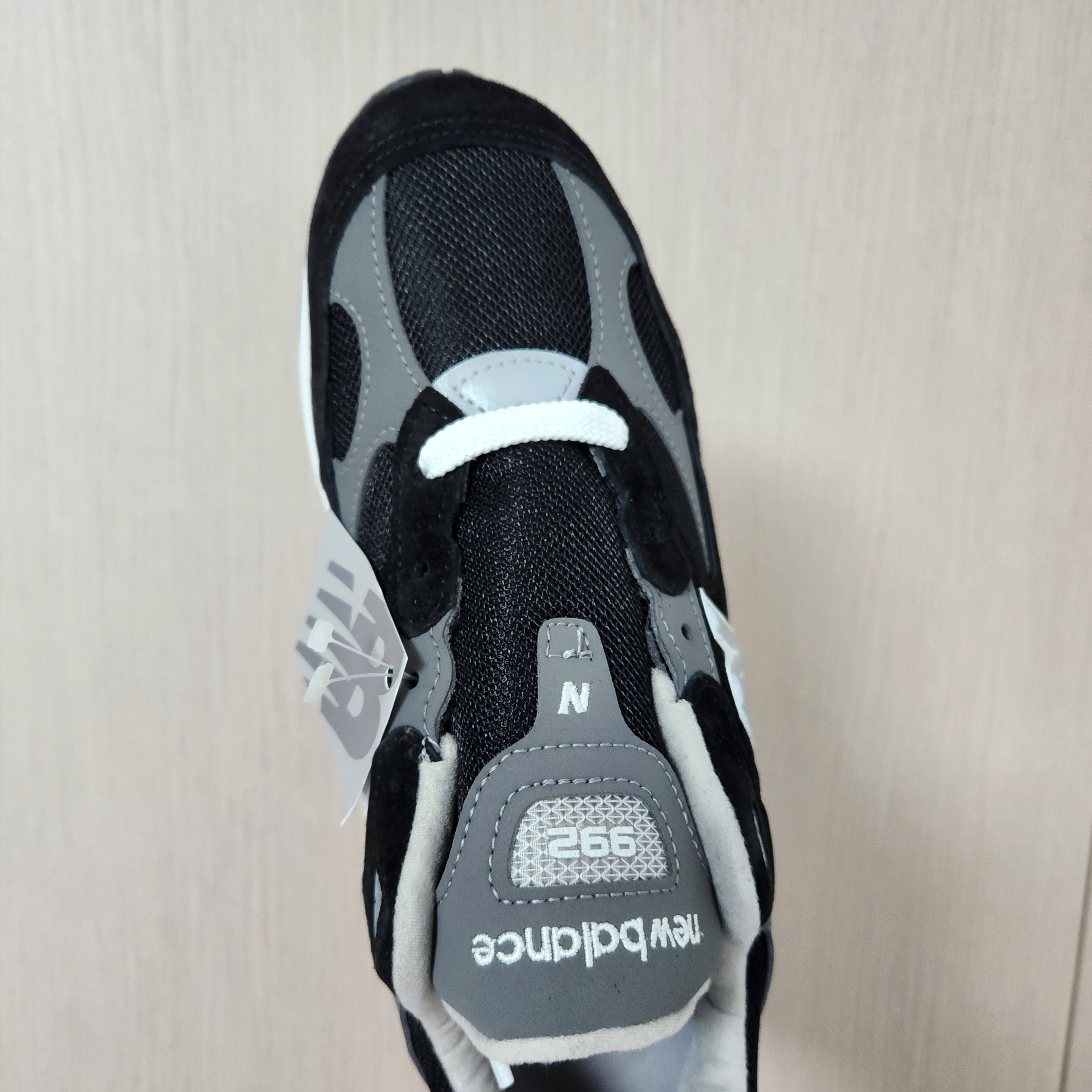 New Balance 992 Made in USA Core Black Grey 착용 스타일