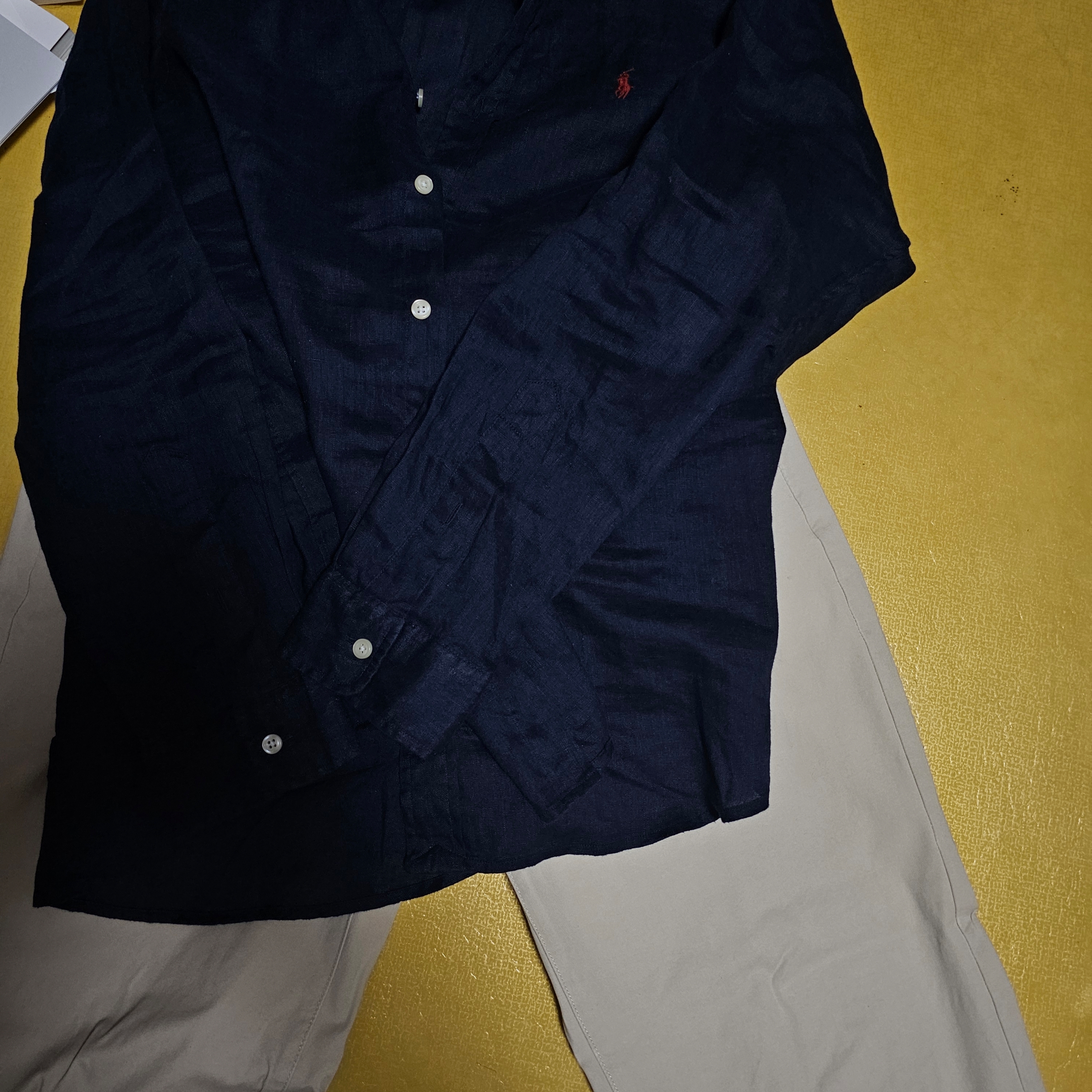 moif x inapsquare Work Work Work H/S Tee Charcoal 착용 스타일 - 1