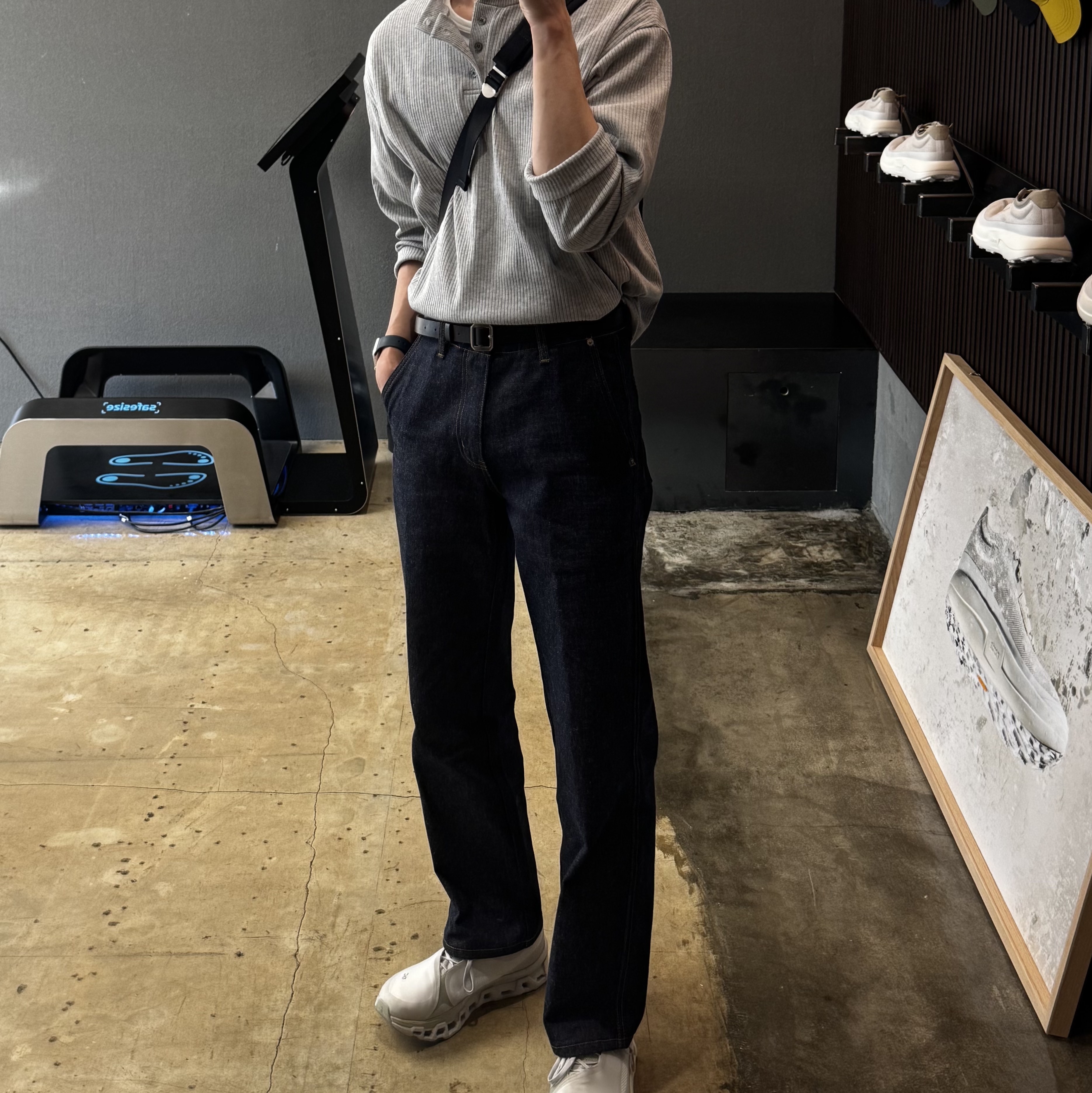 On Running x Post Archive Faction (Paf) Cloudmonster 2 Moondust Chalk 착용 스타일