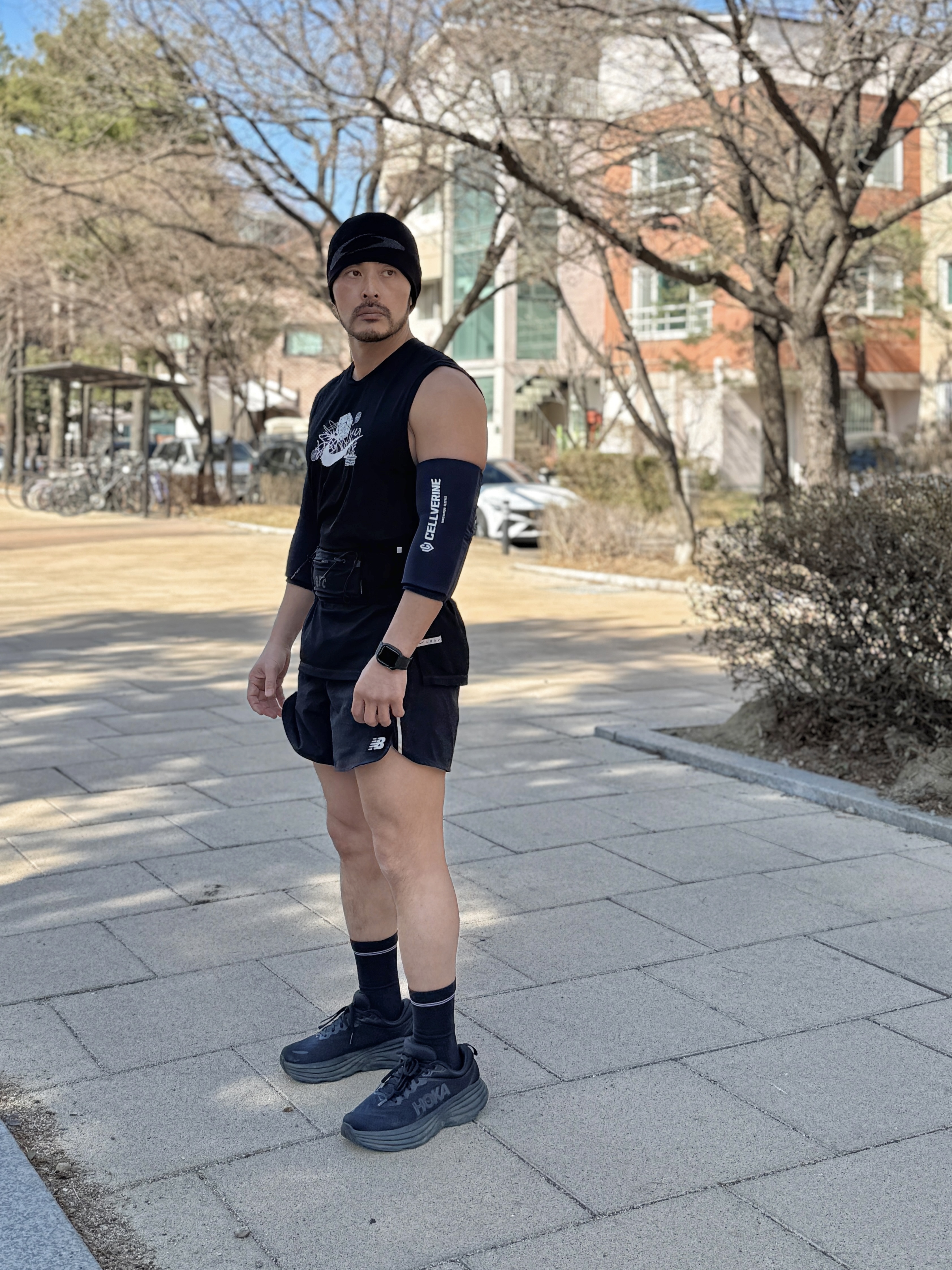 ARC Distance Running Band Black, Hoka Bondi 8 Black - Wide 착용 스타일 - 4