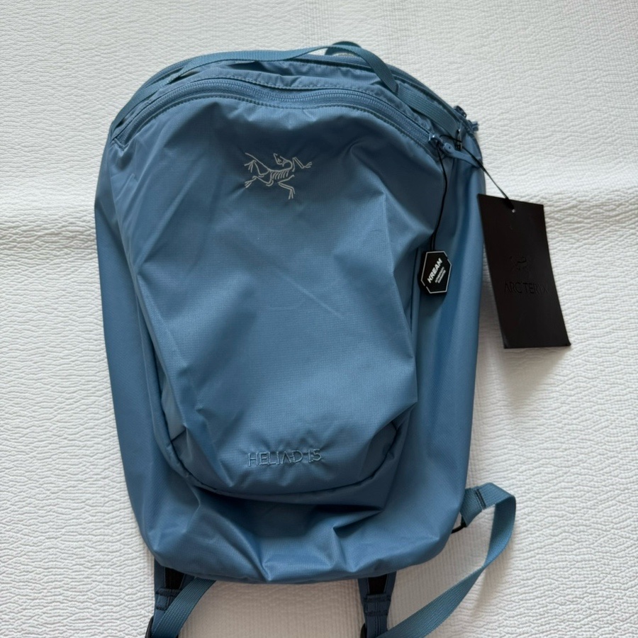 Arc'teryx Heliad 15 Backpack Stone Wash 착용 스타일 - 1