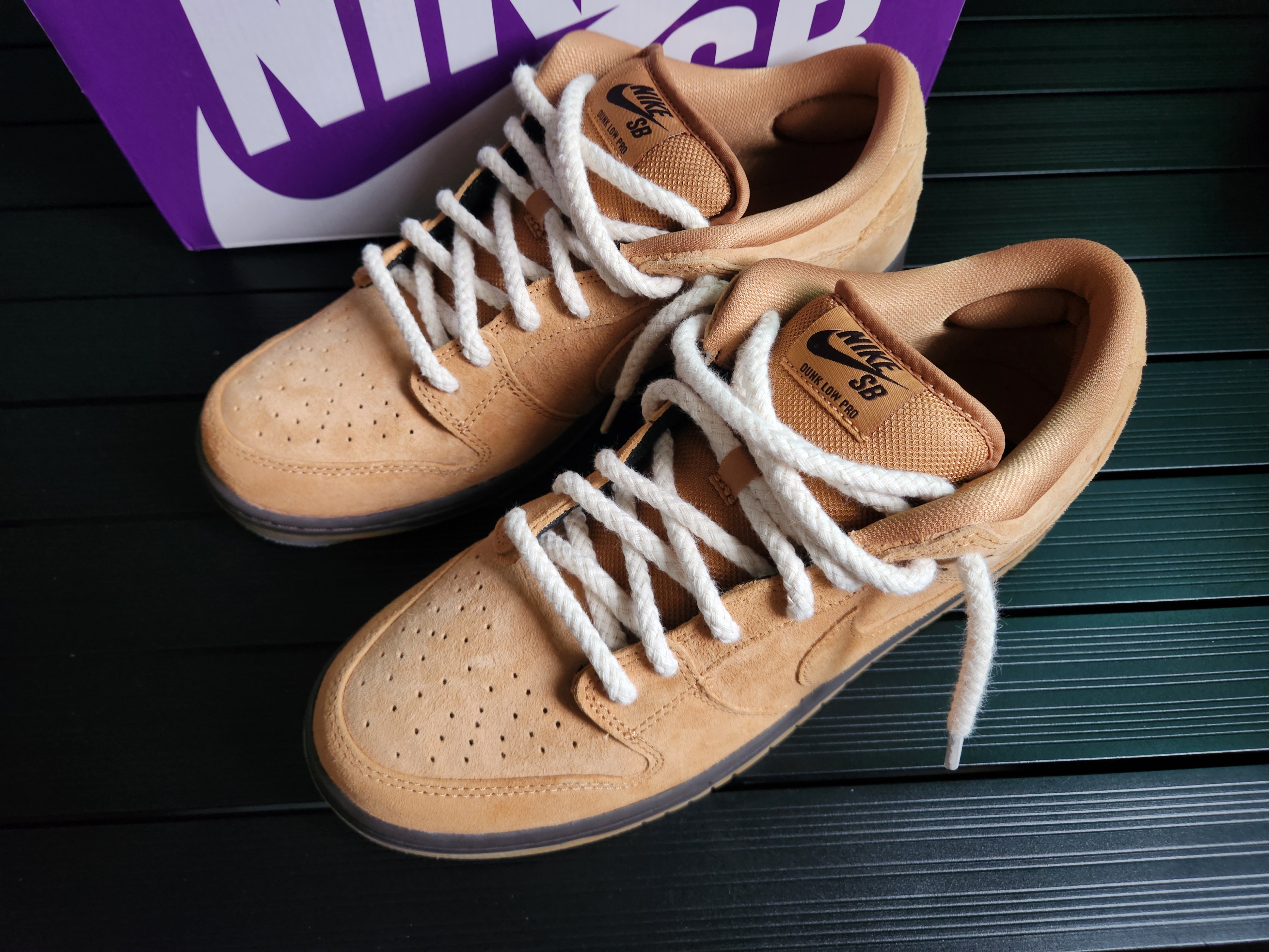 Nike SB Dunk Low Pro Wheat 2023 착용 스타일 - 3