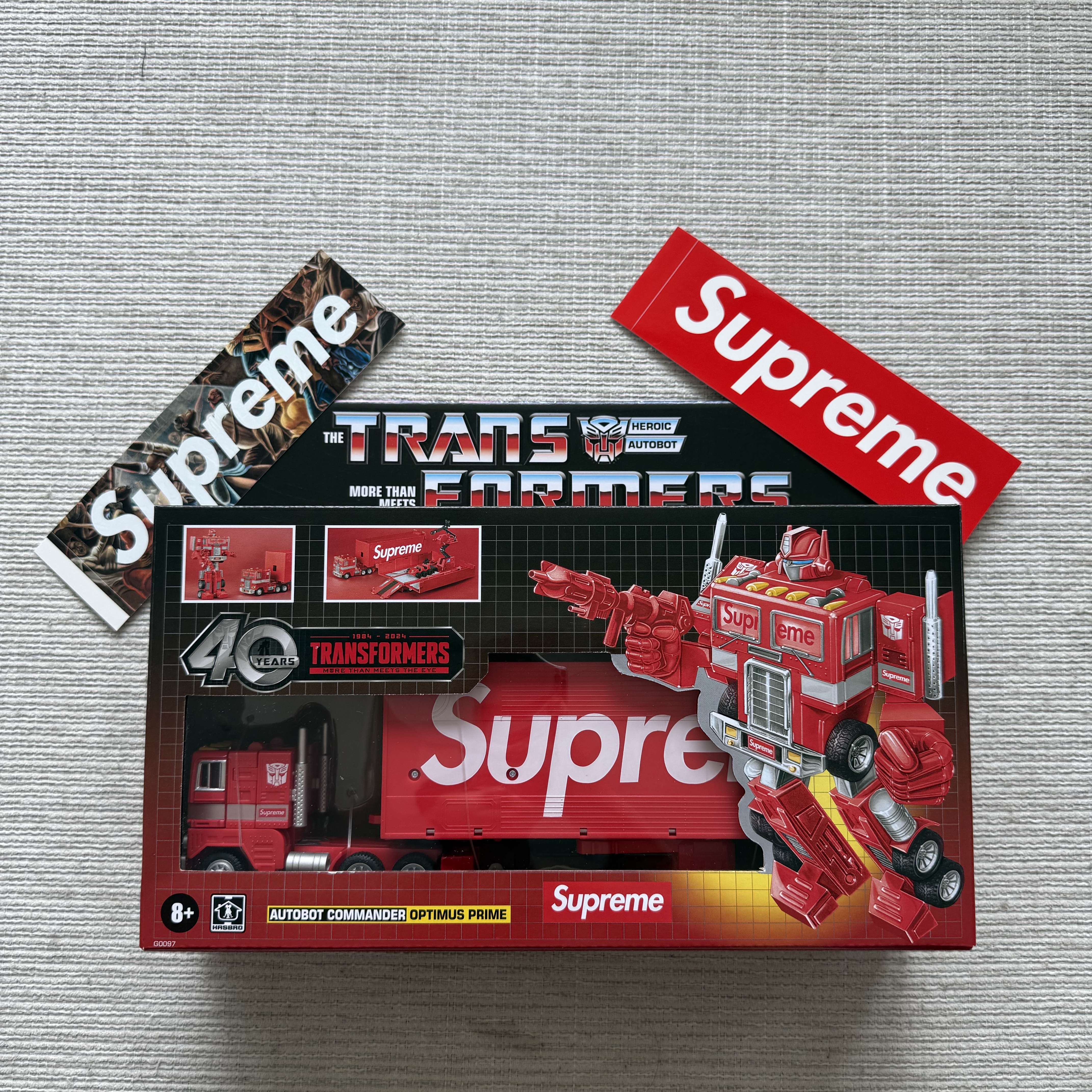 Supreme x Transformers G1 Optimus Prime Figure Red - 25SS 착용 스타일