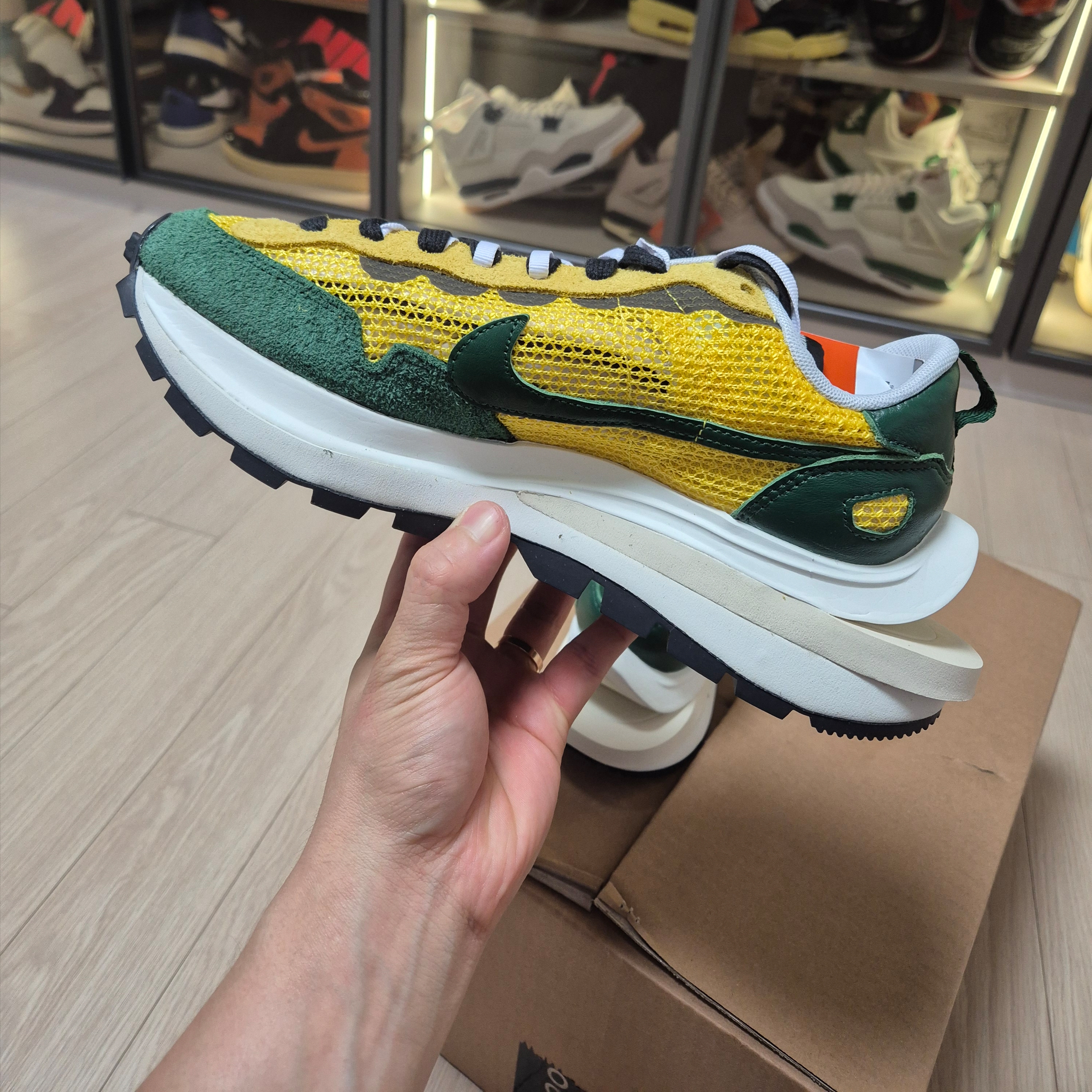 Nike x Sacai VaporWaffle Tour Yellow & Gorge Green Sail, Nike x Sacai VaporWaffle Royal Fuchsia 착용 스타일 - 6