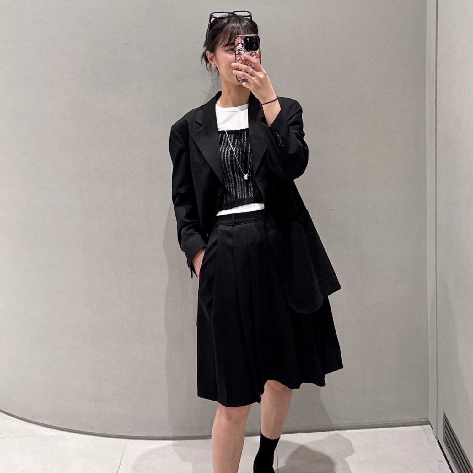 Gentle Monster x Maison Margiela MM212 Black Clear, Celine Luco Triomphe Loafer in Polished Bull Black 착용 스타일 - 1