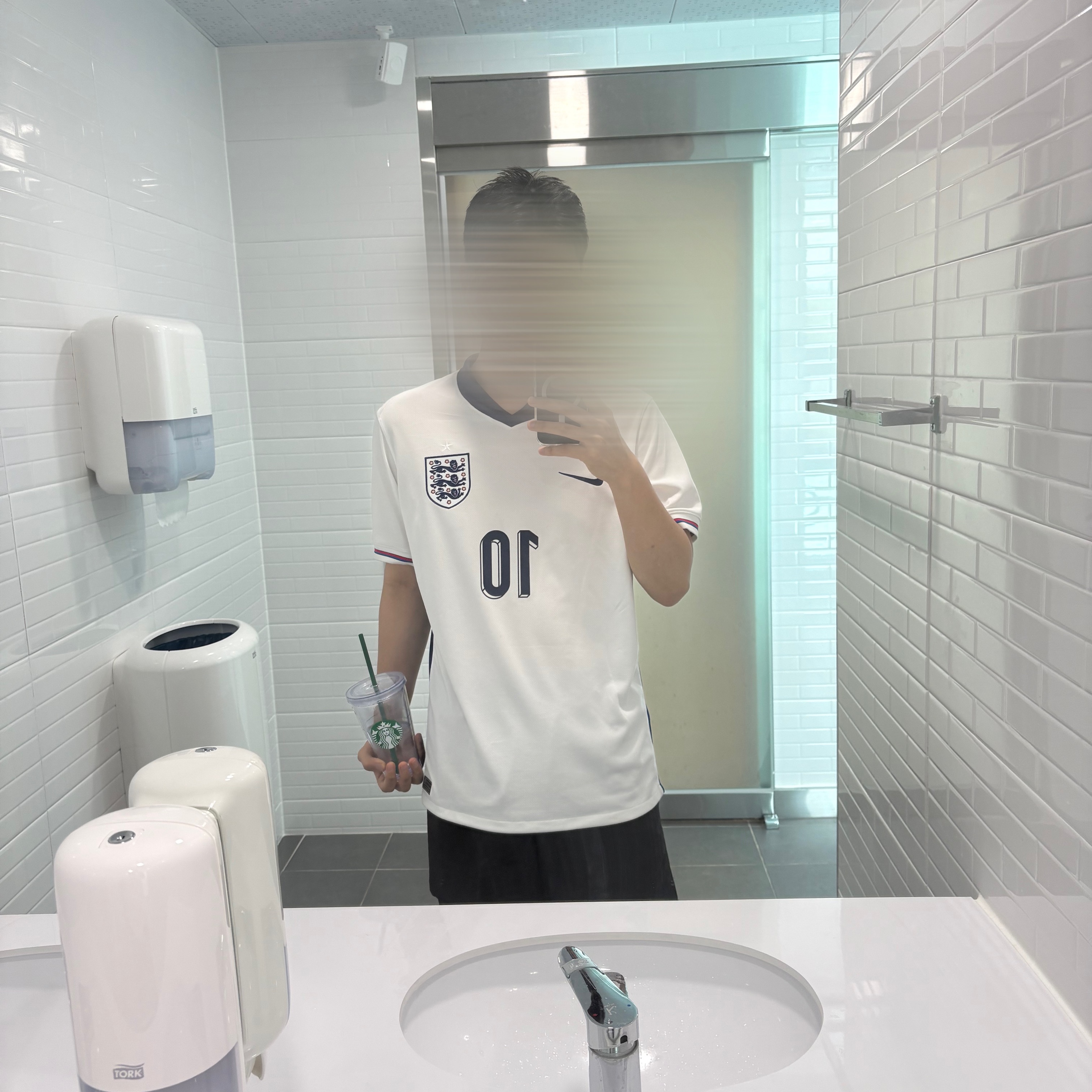Nike England 2024/25 Dri-Fit Stadium Home Replica Jersey White Blue Void (Non Marking Ver.) 착용 스타일