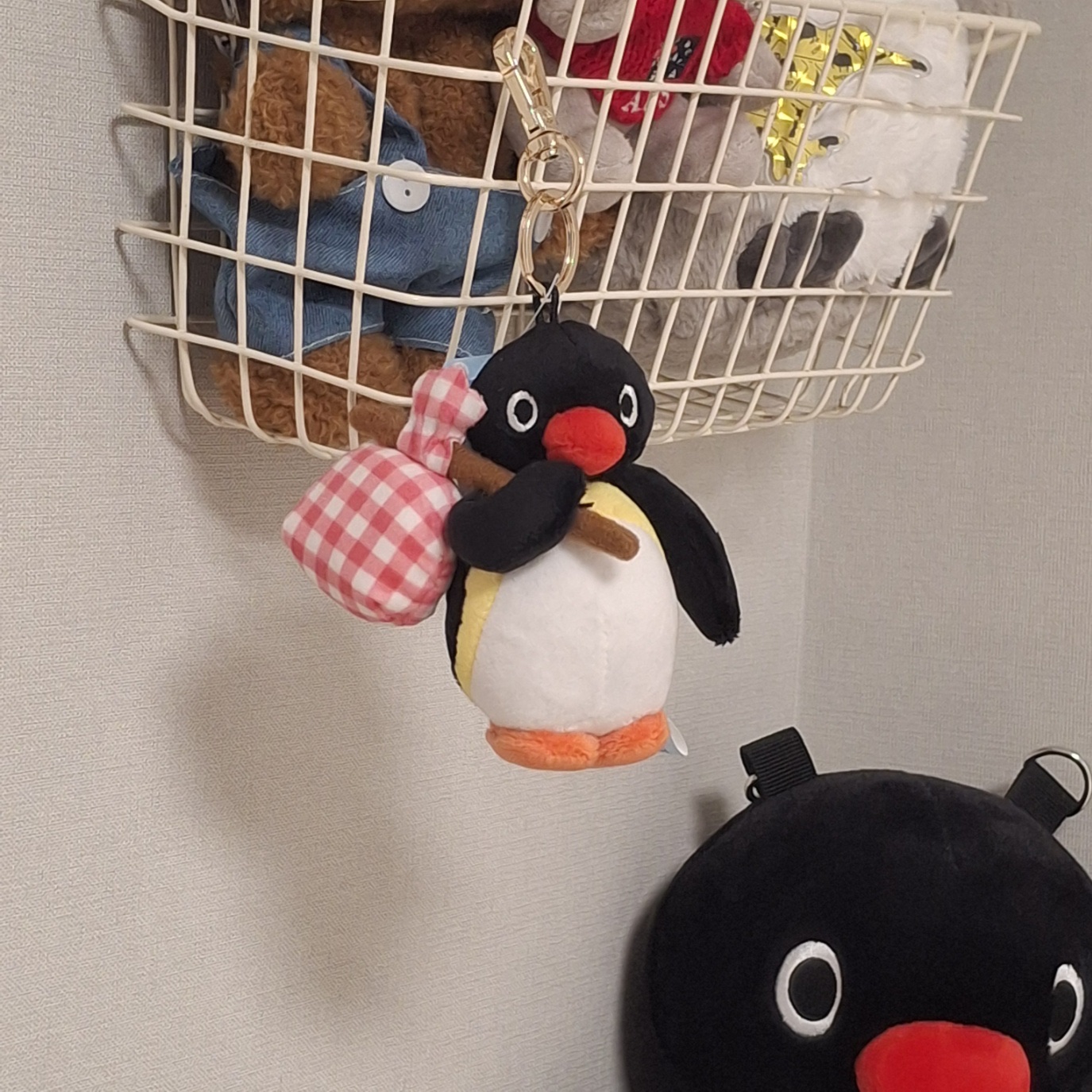 Pingu Bottari Keyring 착용 스타일