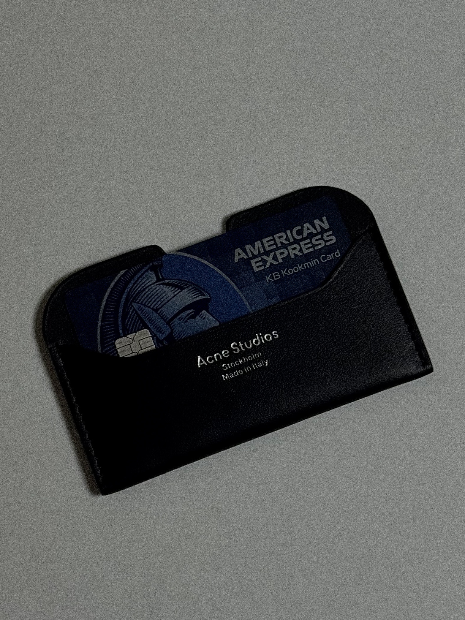 Acne Studios Elmas Card Holder Black 착용 스타일 - 1