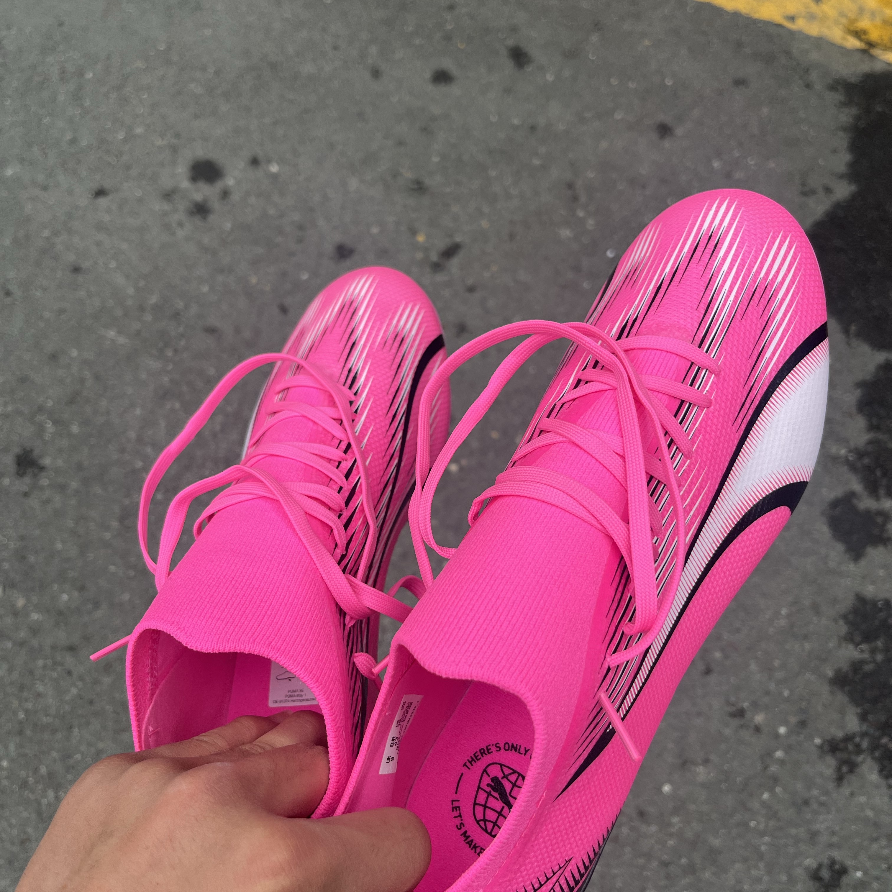 Puma Ultra Match FG/AG Poison Pink White 착용 스타일 - 3