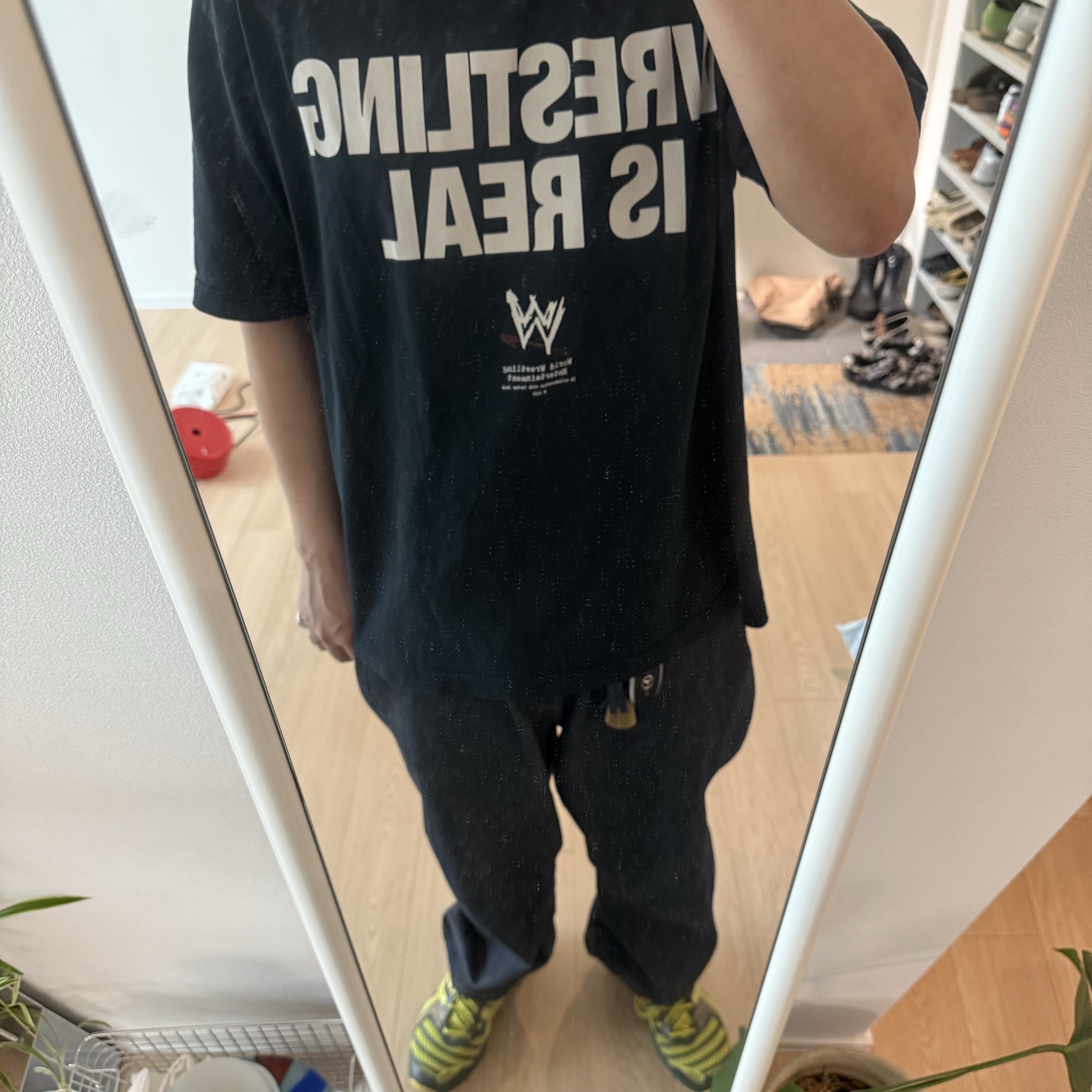 Travis Scott Cactus Jack x WWE Wrestling Is Real T-Shirt Black, Asics UB9-S Gel-DS Trainer 14 Dark Mustard Truffle Grey 착용 스타일