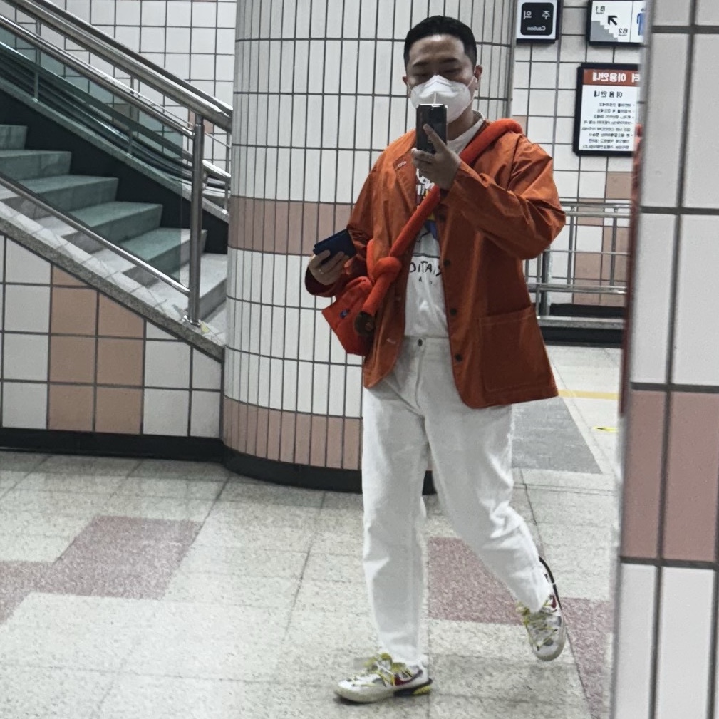 Nike x Off-White Blazer Low '77 White and University Red 착용 스타일