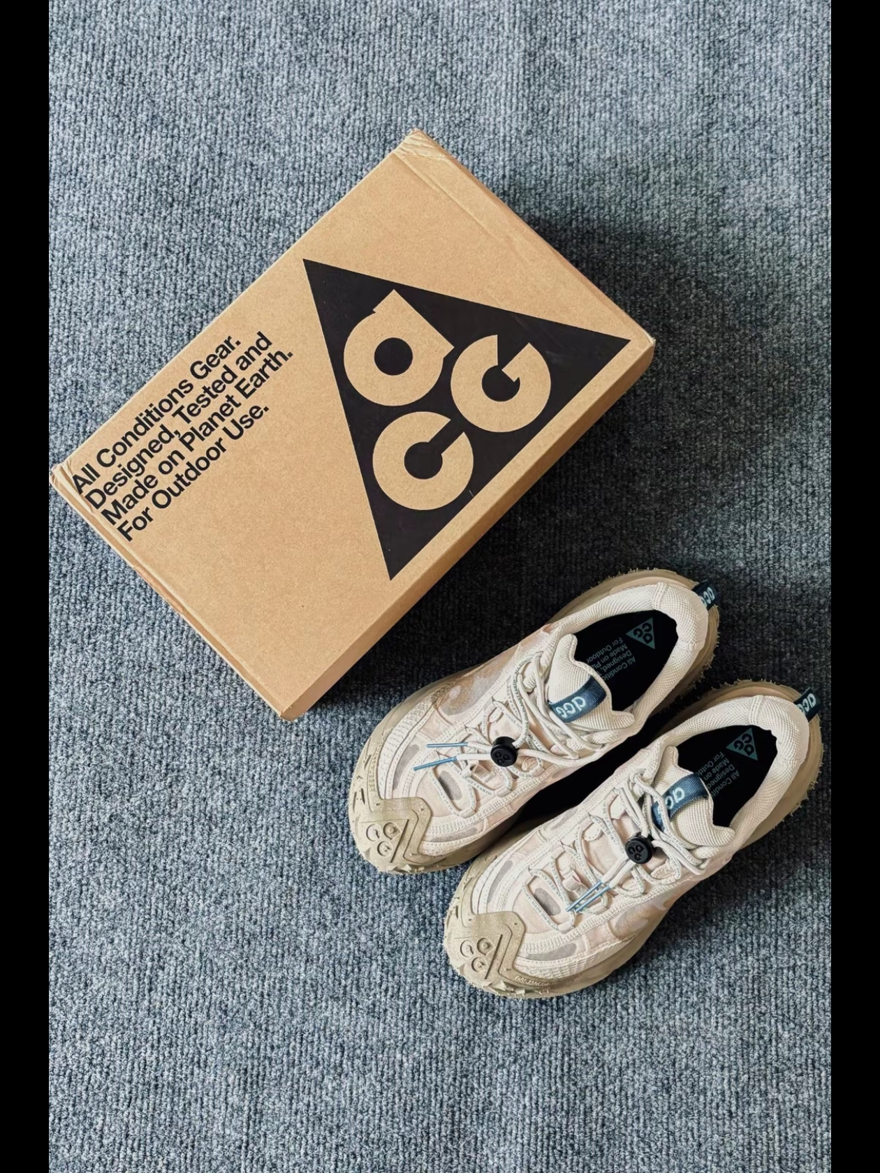 Nike ACG Mountain Fly 2 Low Light Orewood Brown Khaki 착용 스타일 - 3