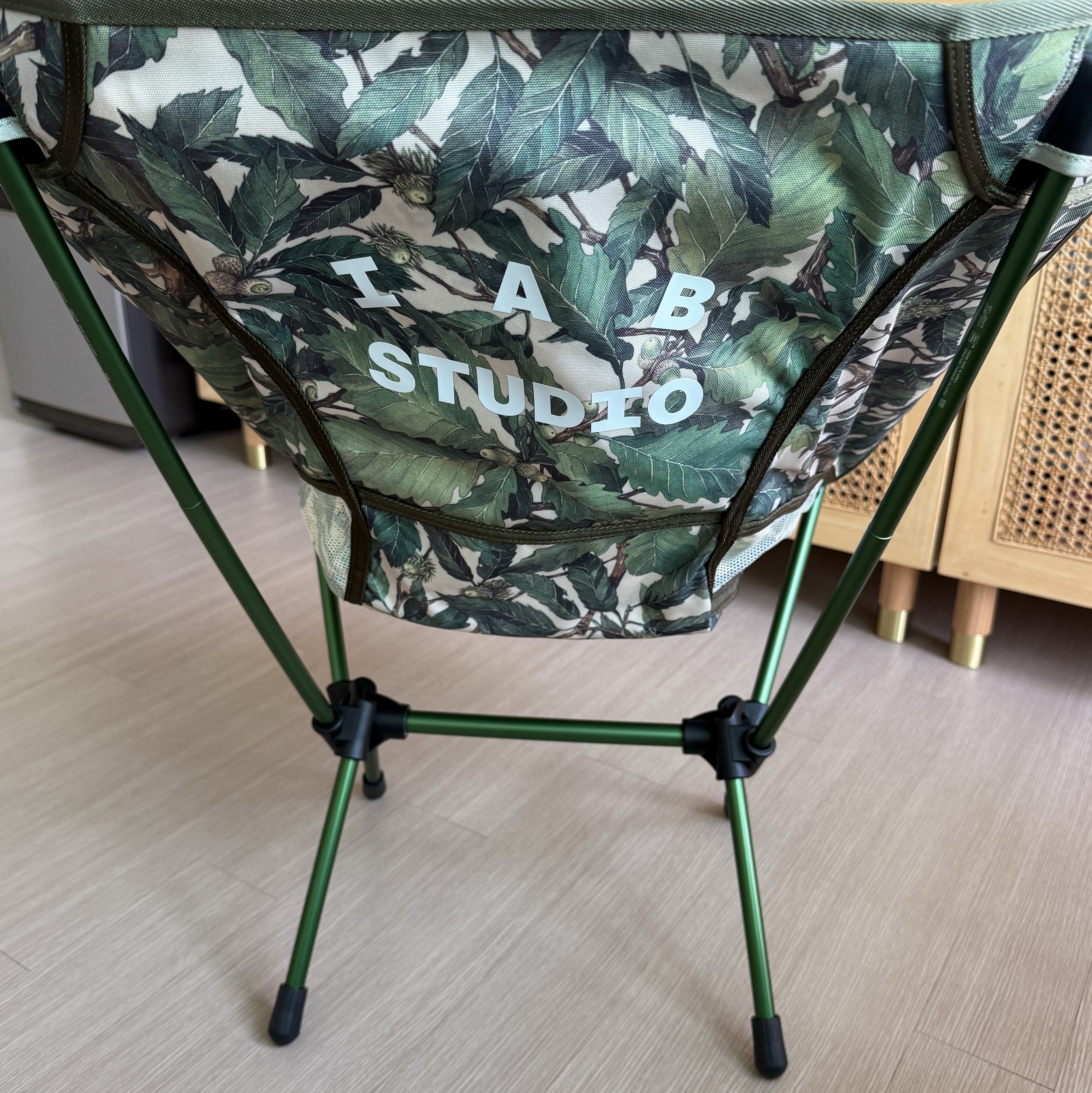 Helinox x IAB Studio Chair One Bukhansan 착용 스타일 - 6