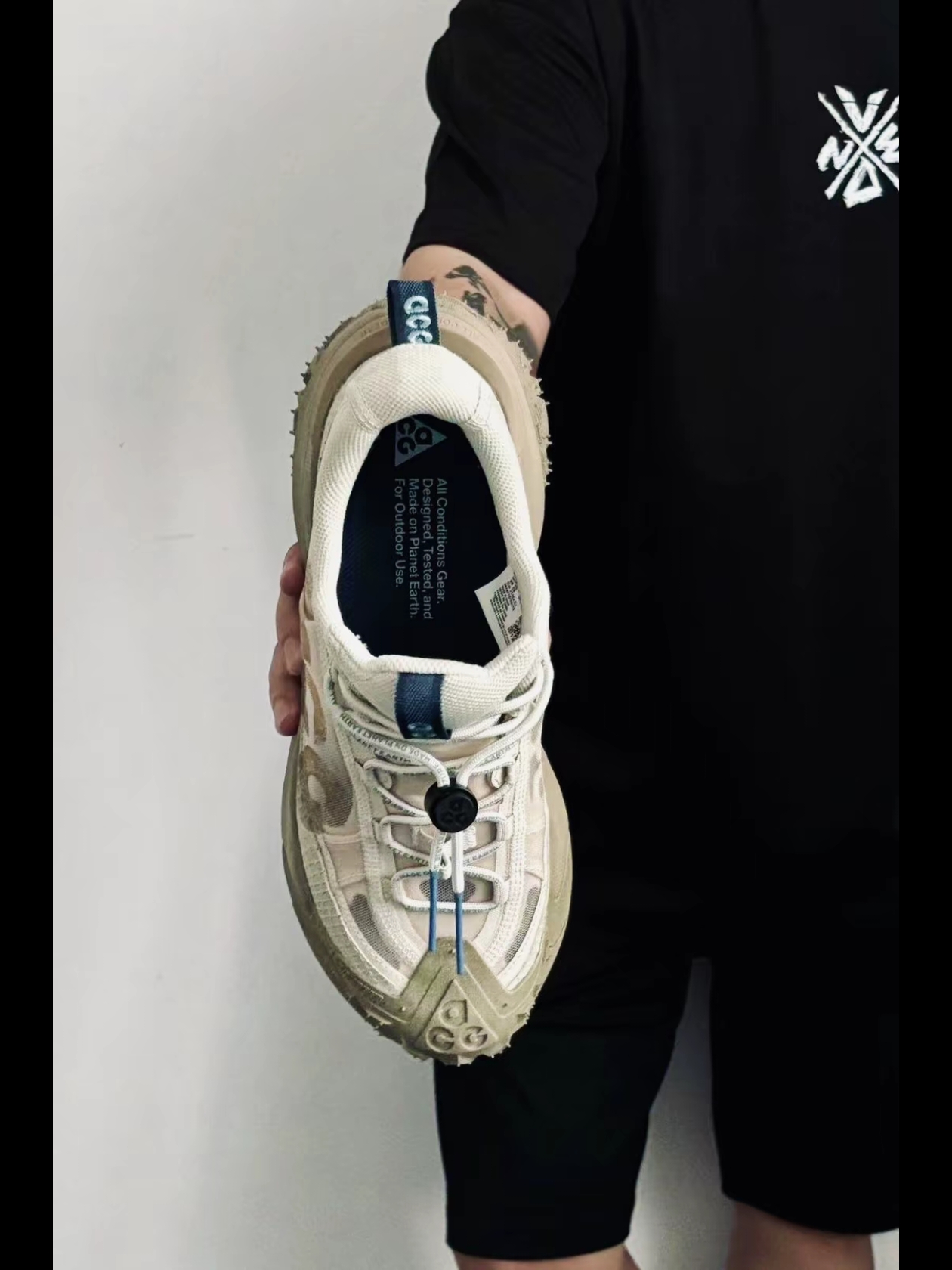 Nike ACG Mountain Fly 2 Low Light Orewood Brown Khaki 착용 스타일 - 2