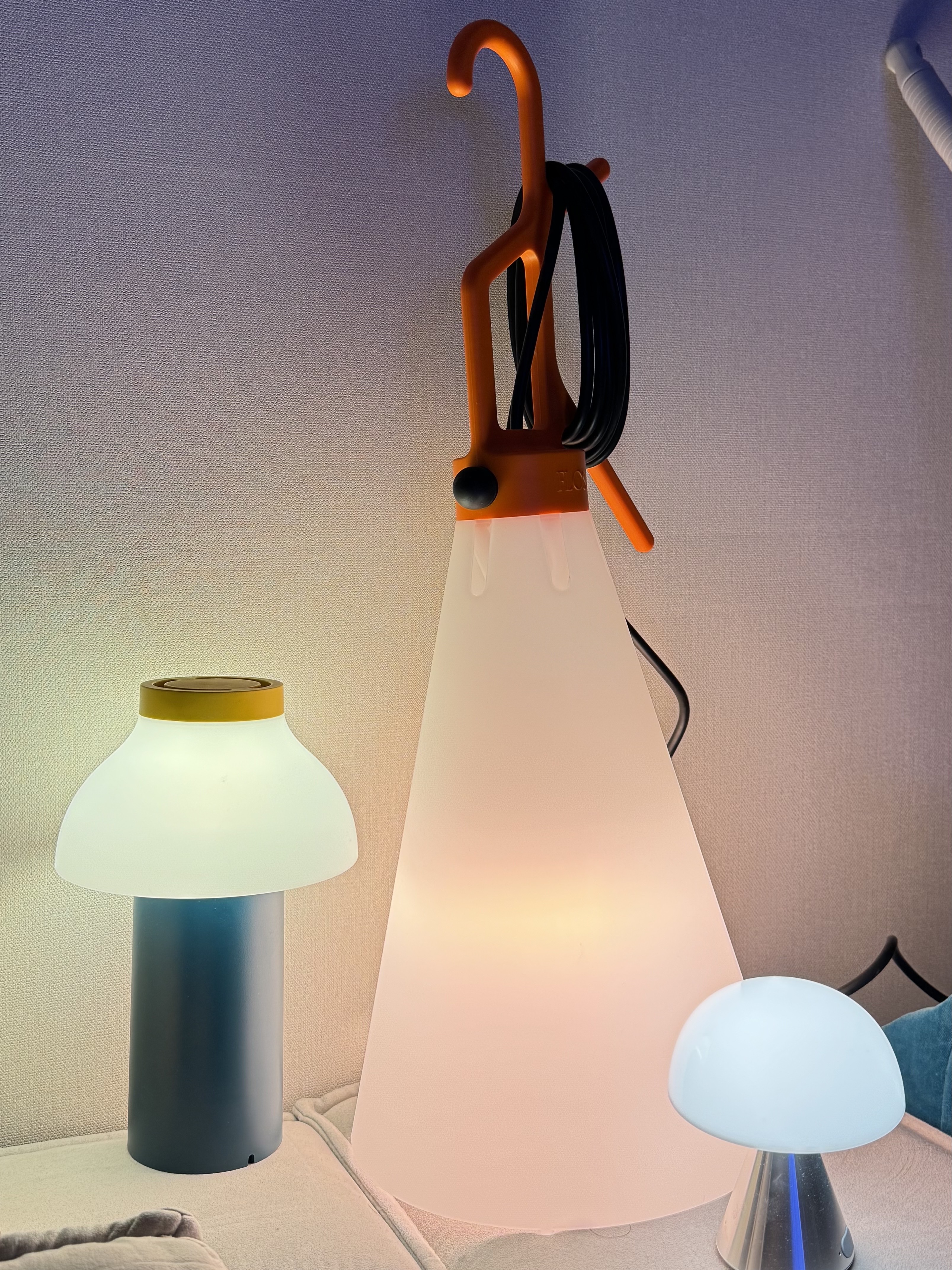 Supreme x Linea Zero Toucan Lamp Multicolor - 24SS, Stussy Mask Ceramic Vase Lavender 착용 스타일 - 2