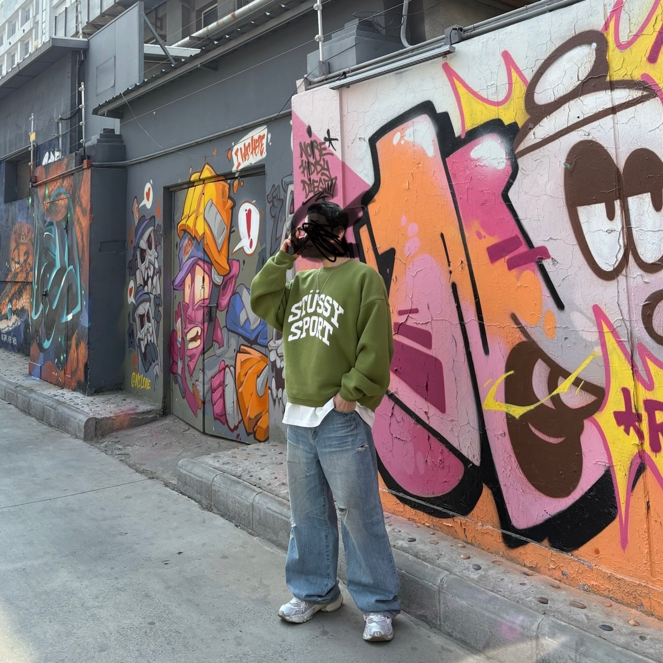Stussy Big Crackle Sport Crew Washed Green 착용 스타일